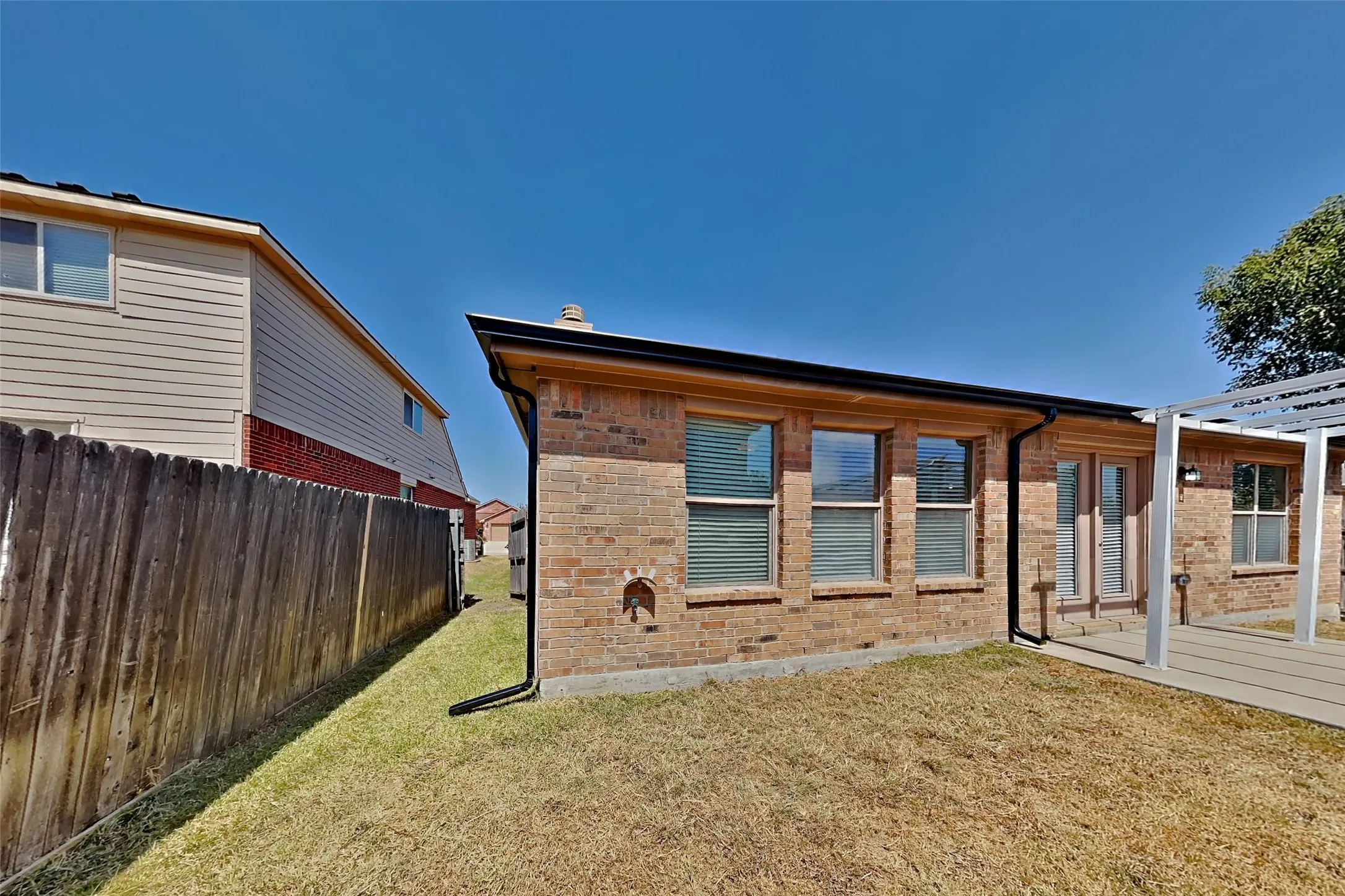 Single Family Residence For Rent in Tarrant County , 437 Sandy Creek Drive, Fort Worth, Texas 76131, 3 Bedroom, 2 Bathroom, 2 Garage spaces, 2,022 Sqft, built in 2007, mls#21391880, Real Estate Agent in Fort Worth, Homes For Rent in Tarrant county, Homes For Rent in Fort Worth, Realtor in Fort Worth Texas, Real Estate Brokerage Independent Realty Texas, Luminita Cordes Realtor