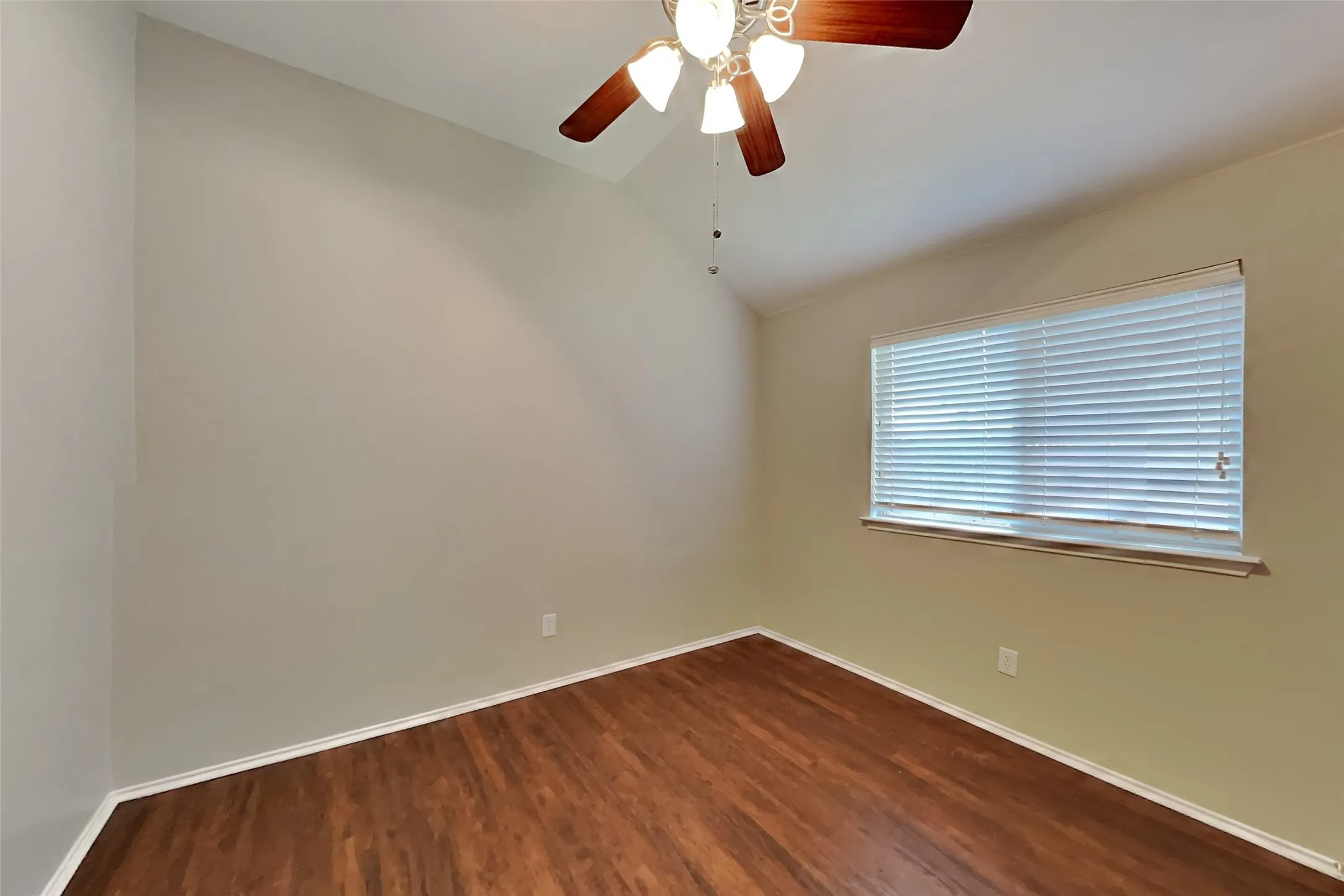 Single Family Residence For Rent in Tarrant County , 437 Sandy Creek Drive, Fort Worth, Texas 76131, 3 Bedroom, 2 Bathroom, 2 Garage spaces, 2,022 Sqft, built in 2007, mls#21391880, Real Estate Agent in Fort Worth, Homes For Rent in Tarrant county, Homes For Rent in Fort Worth, Realtor in Fort Worth Texas, Real Estate Brokerage Independent Realty Texas, Luminita Cordes Realtor