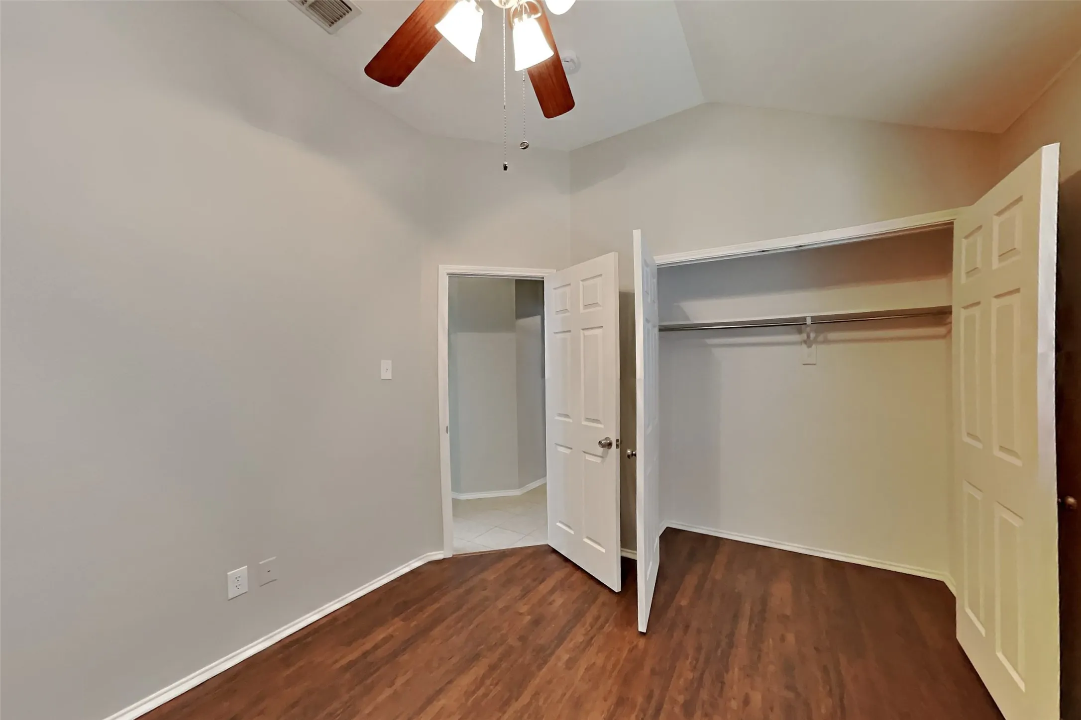 Single Family Residence For Rent in Tarrant County , 437 Sandy Creek Drive, Fort Worth, Texas 76131, 3 Bedroom, 2 Bathroom, 2 Garage spaces, 2,022 Sqft, built in 2007, mls#21391880, Real Estate Agent in Fort Worth, Homes For Rent in Tarrant county, Homes For Rent in Fort Worth, Realtor in Fort Worth Texas, Real Estate Brokerage Independent Realty Texas, Luminita Cordes Realtor