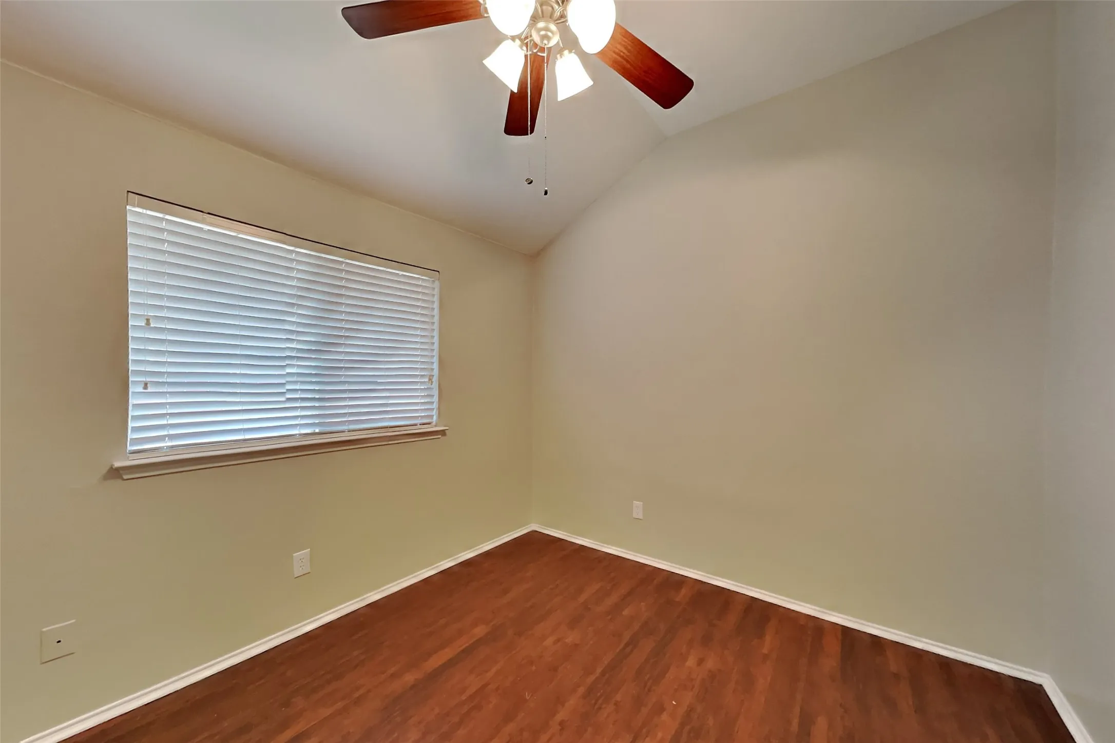 Single Family Residence For Rent in Tarrant County , 437 Sandy Creek Drive, Fort Worth, Texas 76131, 3 Bedroom, 2 Bathroom, 2 Garage spaces, 2,022 Sqft, built in 2007, mls#21391880, Real Estate Agent in Fort Worth, Homes For Rent in Tarrant county, Homes For Rent in Fort Worth, Realtor in Fort Worth Texas, Real Estate Brokerage Independent Realty Texas, Luminita Cordes Realtor