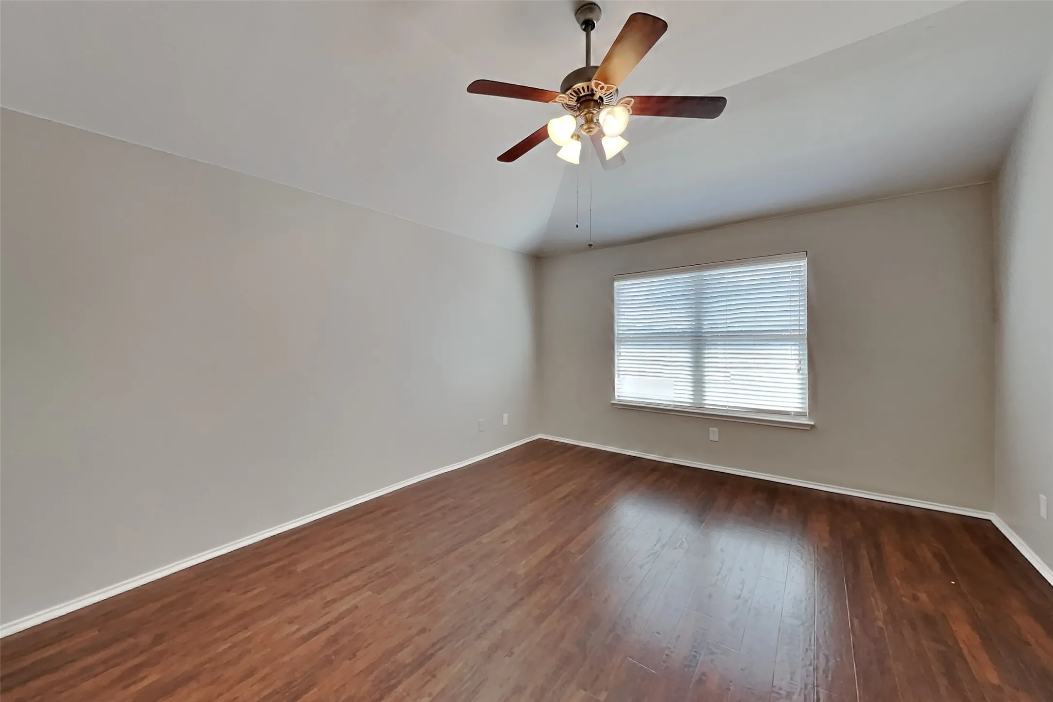 Single Family Residence For Rent in Tarrant County , 437 Sandy Creek Drive, Fort Worth, Texas 76131, 3 Bedroom, 2 Bathroom, 2 Garage spaces, 2,022 Sqft, built in 2007, mls#21391880, Real Estate Agent in Fort Worth, Homes For Rent in Tarrant county, Homes For Rent in Fort Worth, Realtor in Fort Worth Texas, Real Estate Brokerage Independent Realty Texas, Luminita Cordes Realtor
