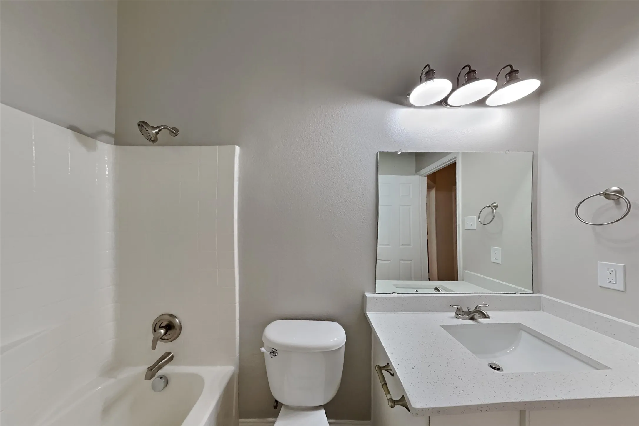 Single Family Residence For Rent in Tarrant County , 437 Sandy Creek Drive, Fort Worth, Texas 76131, 3 Bedroom, 2 Bathroom, 2 Garage spaces, 2,022 Sqft, built in 2007, mls#21391880, Real Estate Agent in Fort Worth, Homes For Rent in Tarrant county, Homes For Rent in Fort Worth, Realtor in Fort Worth Texas, Real Estate Brokerage Independent Realty Texas, Luminita Cordes Realtor