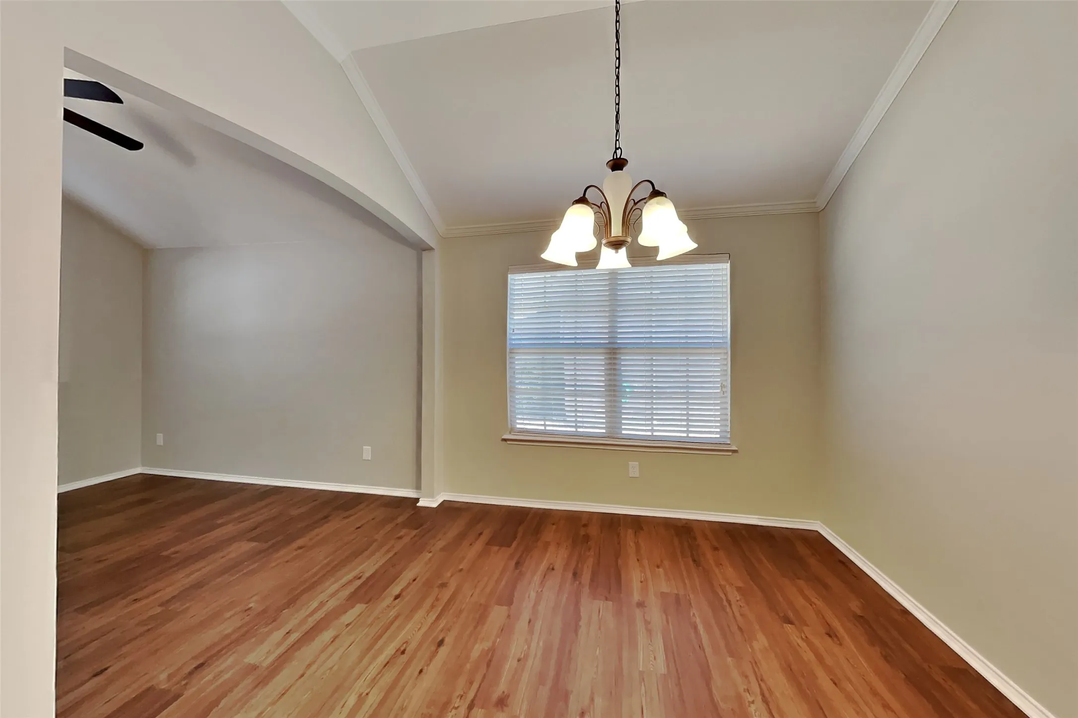 Single Family Residence For Rent in Tarrant County , 437 Sandy Creek Drive, Fort Worth, Texas 76131, 3 Bedroom, 2 Bathroom, 2 Garage spaces, 2,022 Sqft, built in 2007, mls#21391880, Real Estate Agent in Fort Worth, Homes For Rent in Tarrant county, Homes For Rent in Fort Worth, Realtor in Fort Worth Texas, Real Estate Brokerage Independent Realty Texas, Luminita Cordes Realtor
