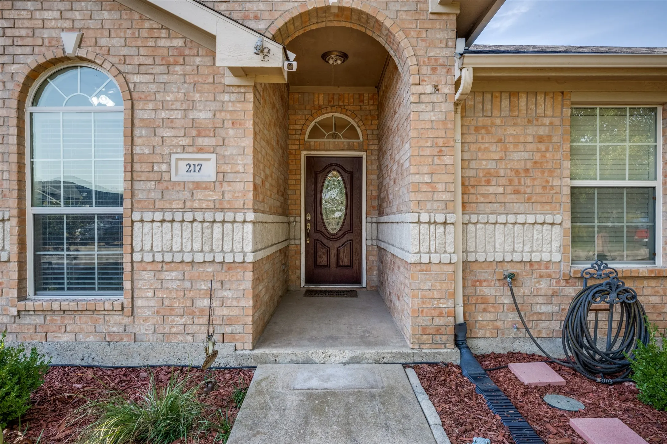 Single Family Residence For Sale in Denton County , 217 Southpeak Lane, Ponder, Texas 76259, 4 Bedroom, 2 Bathroom, 2 Garage spaces, 1,862 Sqft, built in 2006, mls#21391816, Real Estate Agent in Ponder, Homes For Sale in Denton county, Homes For Sale in Ponder, Realtor in Ponder Texas, Real Estate Brokerage Independent Realty Texas, Luminita Cordes Realtor