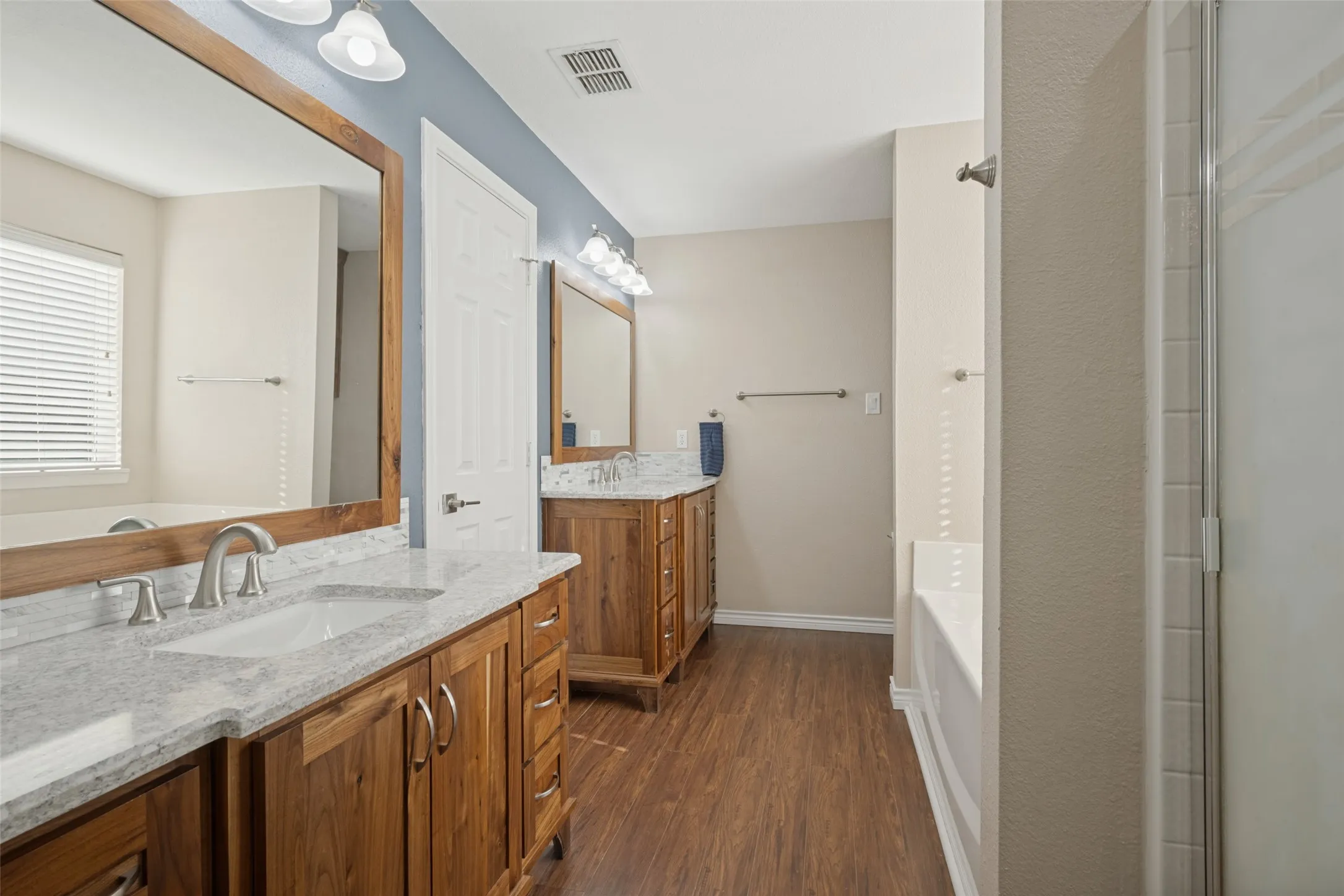 Single Family Residence For Sale in Denton County , 217 Southpeak Lane, Ponder, Texas 76259, 4 Bedroom, 2 Bathroom, 2 Garage spaces, 1,862 Sqft, built in 2006, mls#21391816, Real Estate Agent in Ponder, Homes For Sale in Denton county, Homes For Sale in Ponder, Realtor in Ponder Texas, Real Estate Brokerage Independent Realty Texas, Luminita Cordes Realtor