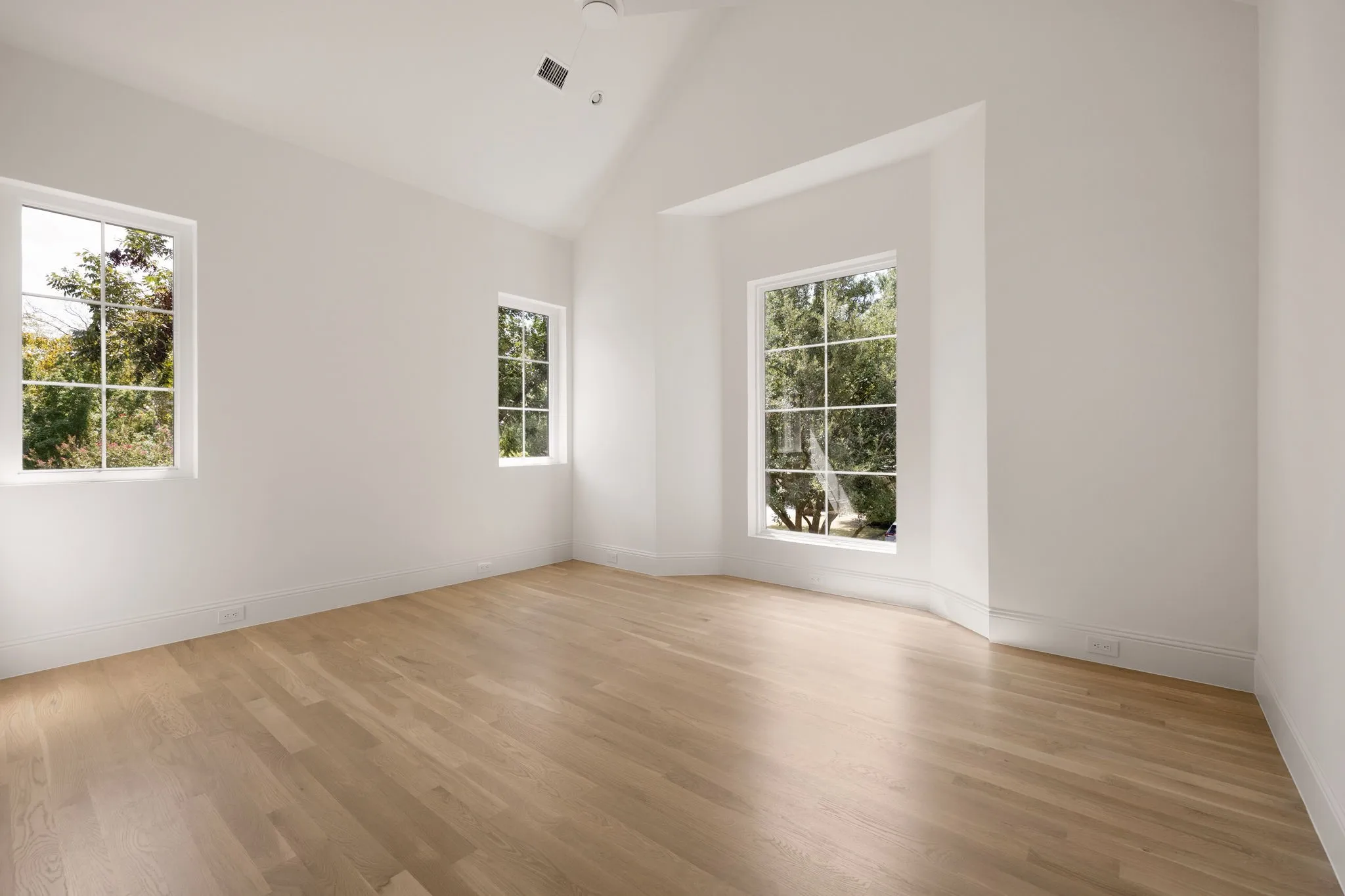 Single Family Residence For Sale in Dallas County , 652 Harter Road, Dallas, Texas 75218, 5 Bedroom, 6 Bathroom, 2 Garage spaces, 4,659 Sqft, built in 2026, mls#21391560, Real Estate Agent in Dallas, Homes For Sale in Dallas county, Homes For Sale in Dallas, Realtor in Dallas Texas, Real Estate Brokerage Independent Realty Texas, Luminita Cordes Realtor