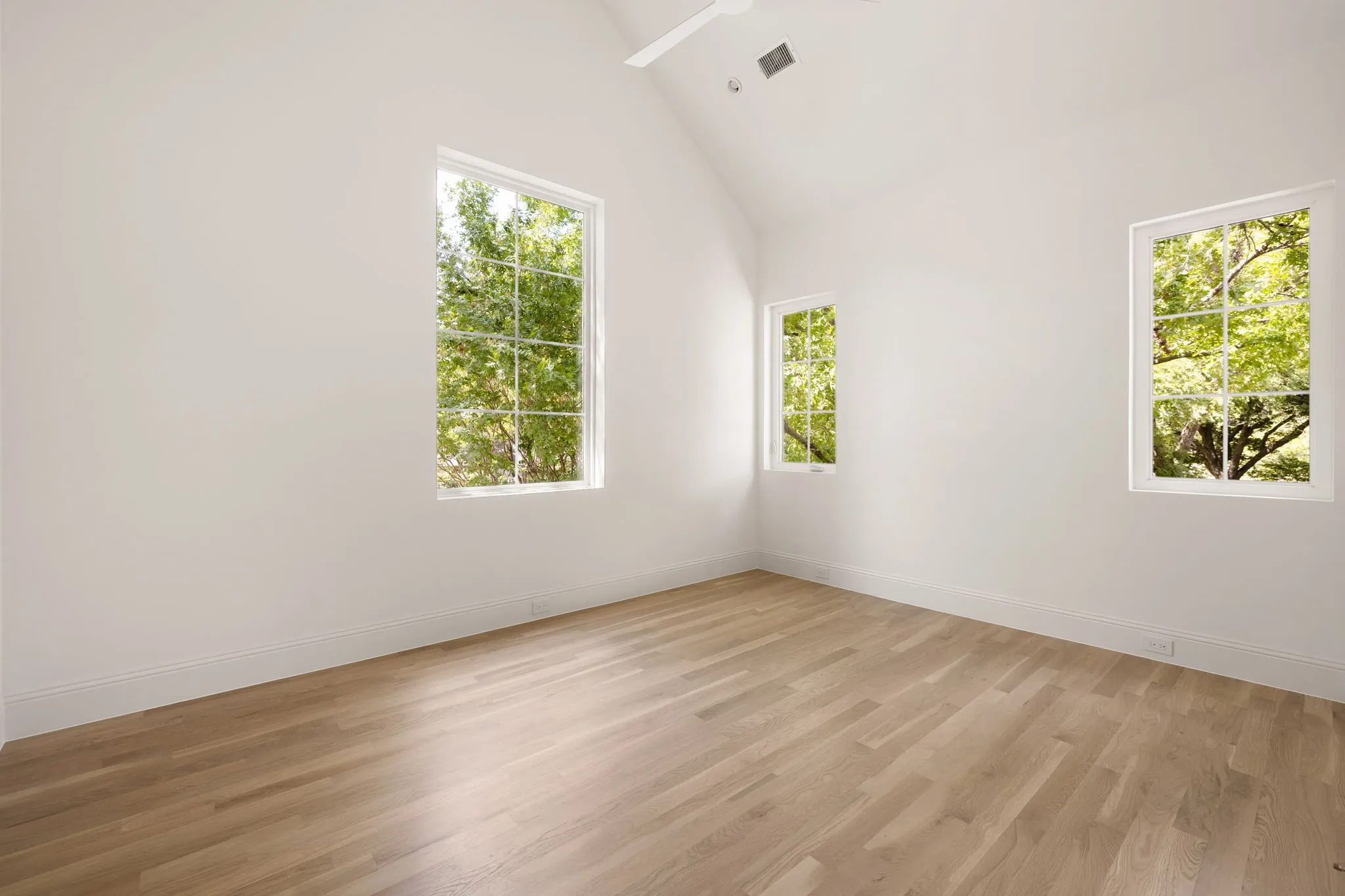 Single Family Residence For Sale in Dallas County , 652 Harter Road, Dallas, Texas 75218, 5 Bedroom, 6 Bathroom, 2 Garage spaces, 4,659 Sqft, built in 2026, mls#21391560, Real Estate Agent in Dallas, Homes For Sale in Dallas county, Homes For Sale in Dallas, Realtor in Dallas Texas, Real Estate Brokerage Independent Realty Texas, Luminita Cordes Realtor
