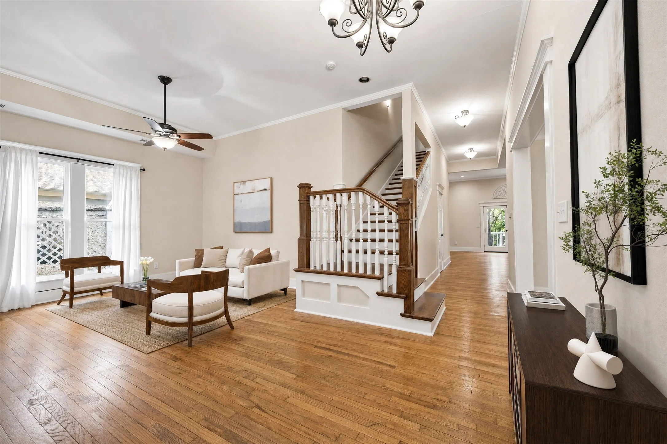 Single Family Residence For Sale in Collin County , 610 N Church Street, Mc Kinney, Texas 75069, 6 Bedroom, 4 Bathroom, 2 Garage spaces, 4,746 Sqft, built in 1895, mls#21391852, Real Estate Agent in Mc Kinney, Homes For Sale in Collin county, Homes For Sale in Mc Kinney, Realtor in Mc Kinney Texas, Real Estate Brokerage Independent Realty Texas, Luminita Cordes Realtor