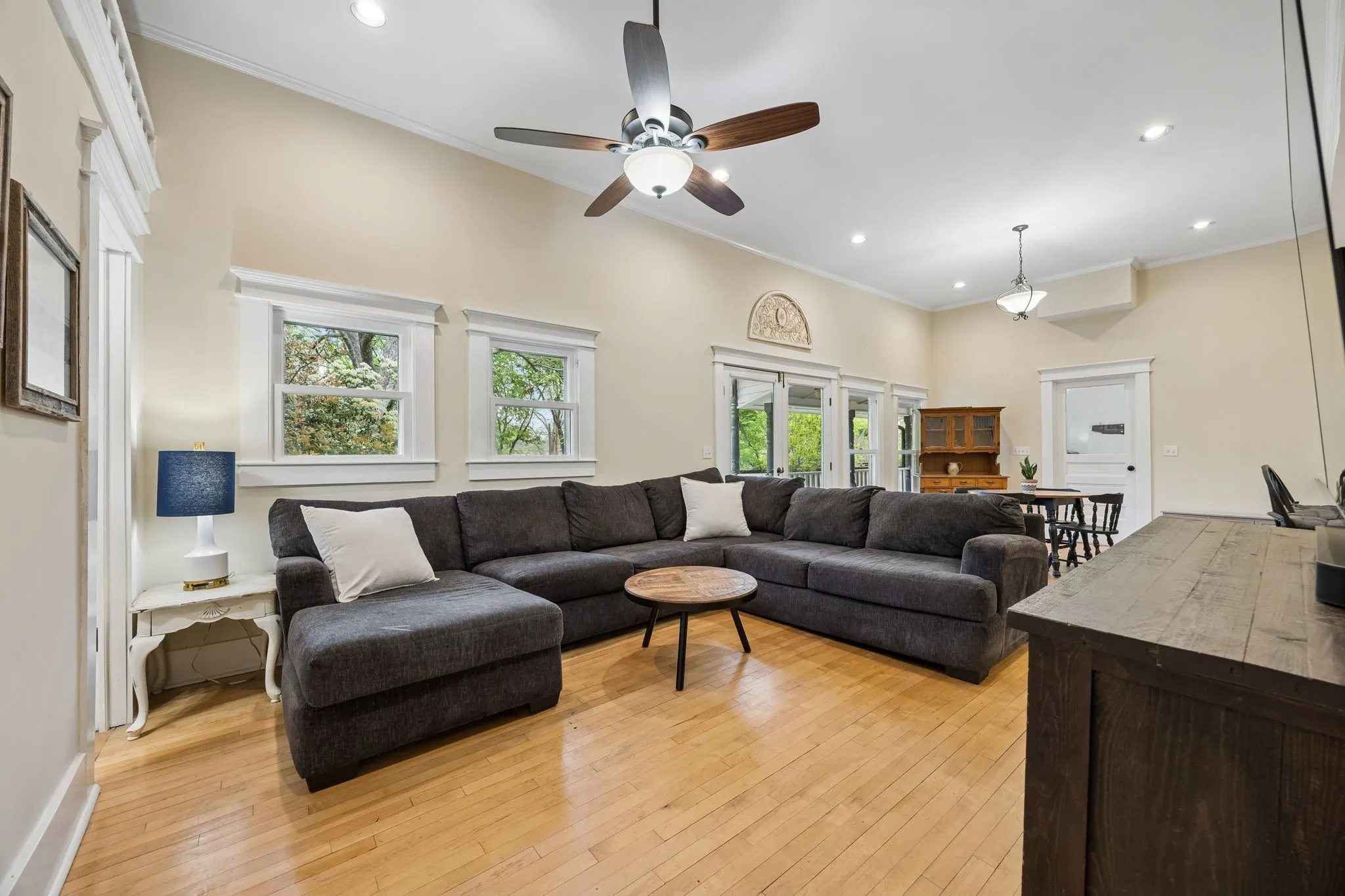 Single Family Residence For Sale in Collin County , 610 N Church Street, Mc Kinney, Texas 75069, 6 Bedroom, 4 Bathroom, 2 Garage spaces, 4,746 Sqft, built in 1895, mls#21391852, Real Estate Agent in Mc Kinney, Homes For Sale in Collin county, Homes For Sale in Mc Kinney, Realtor in Mc Kinney Texas, Real Estate Brokerage Independent Realty Texas, Luminita Cordes Realtor
