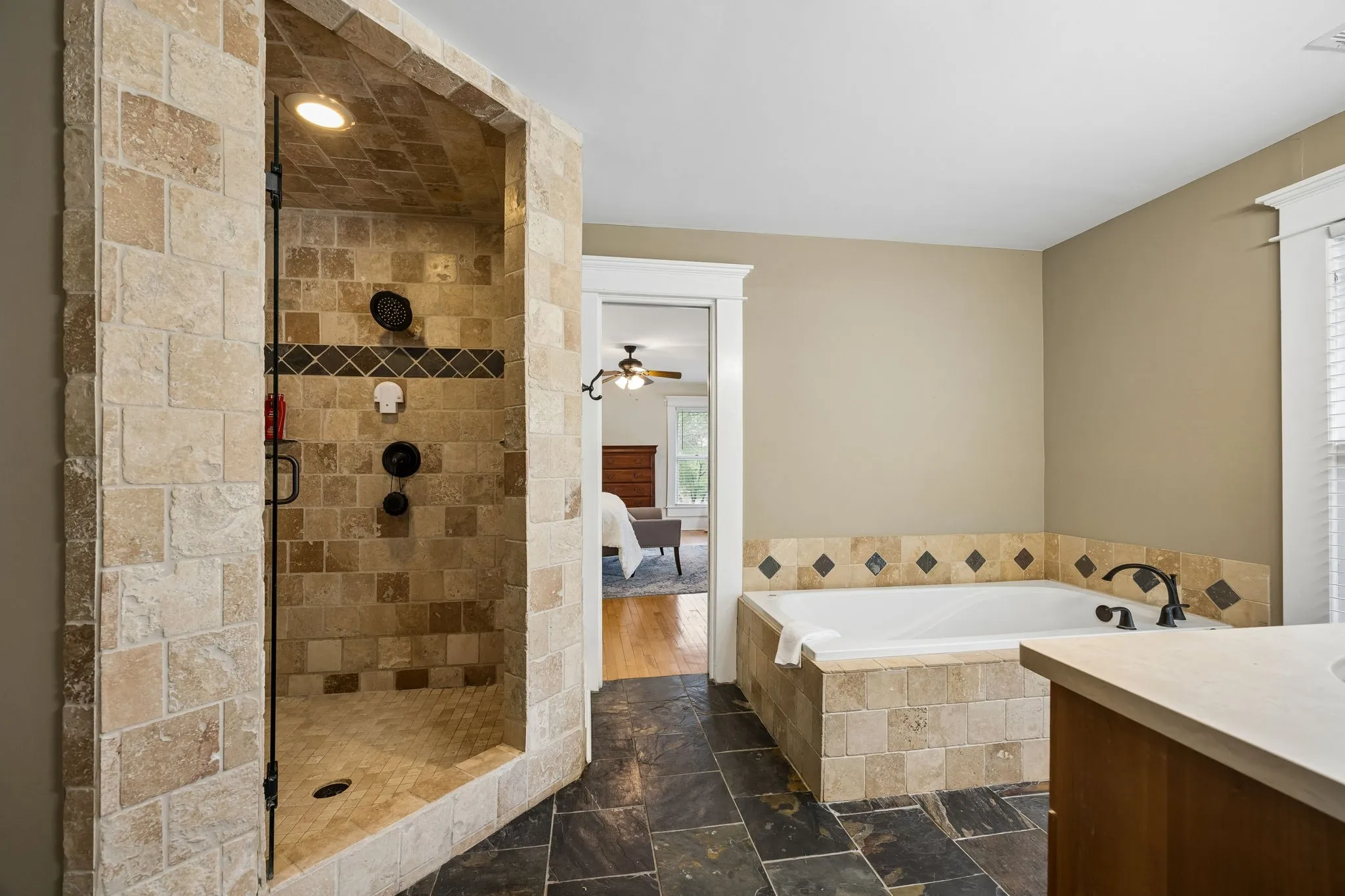 Single Family Residence For Sale in Collin County , 610 N Church Street, Mc Kinney, Texas 75069, 6 Bedroom, 4 Bathroom, 2 Garage spaces, 4,746 Sqft, built in 1895, mls#21391852, Real Estate Agent in Mc Kinney, Homes For Sale in Collin county, Homes For Sale in Mc Kinney, Realtor in Mc Kinney Texas, Real Estate Brokerage Independent Realty Texas, Luminita Cordes Realtor