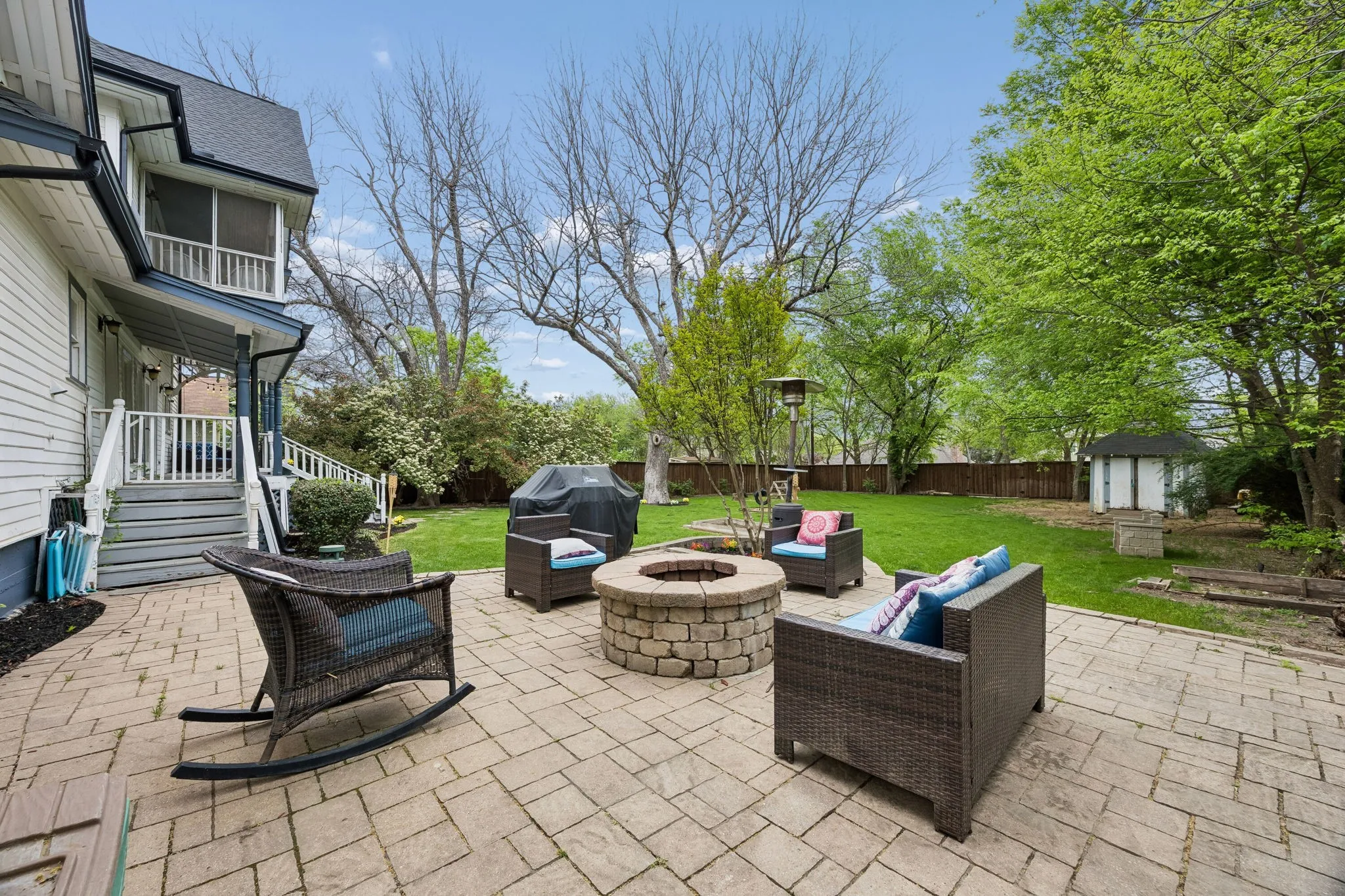 Single Family Residence For Sale in Collin County , 610 N Church Street, Mc Kinney, Texas 75069, 6 Bedroom, 4 Bathroom, 2 Garage spaces, 4,746 Sqft, built in 1895, mls#21391852, Real Estate Agent in Mc Kinney, Homes For Sale in Collin county, Homes For Sale in Mc Kinney, Realtor in Mc Kinney Texas, Real Estate Brokerage Independent Realty Texas, Luminita Cordes Realtor