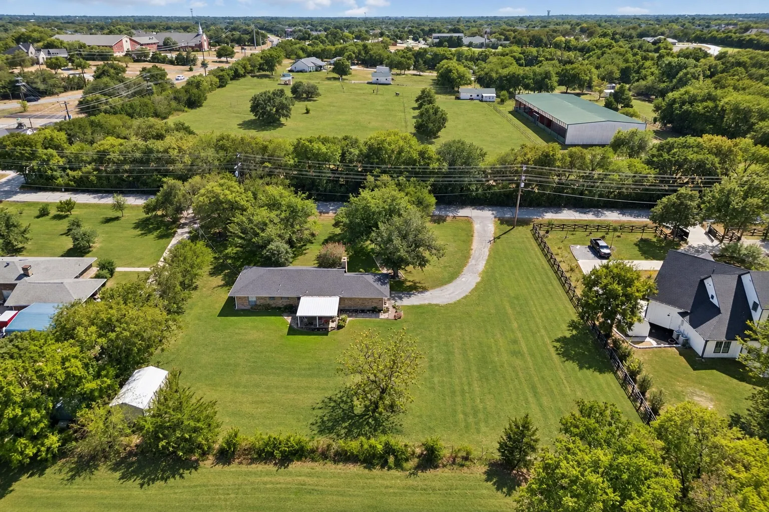 Single Family Residence For Sale in Collin County , 1060 Old Stacy Road, Fairview, Texas 75069, 3 Bedroom, 2 Bathroom, 2 Garage spaces, 1,390 Sqft, built in 1974, mls#21388306, Real Estate Agent in Fairview, Homes For Sale in Collin county, Homes For Sale in Fairview, Realtor in Fairview Texas, Real Estate Brokerage Independent Realty Texas, Luminita Cordes Realtor