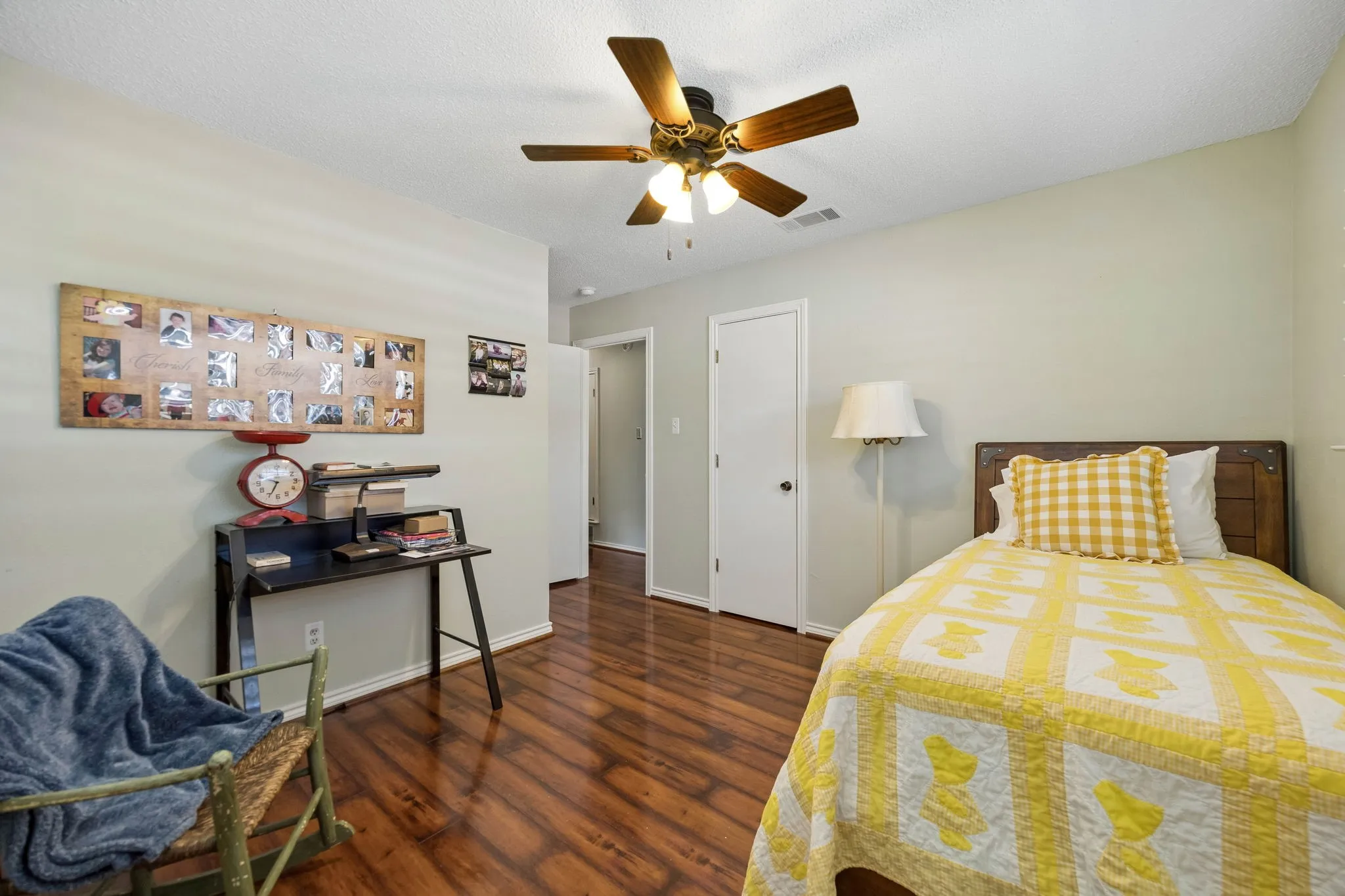Single Family Residence For Sale in Collin County , 1060 Old Stacy Road, Fairview, Texas 75069, 3 Bedroom, 2 Bathroom, 2 Garage spaces, 1,390 Sqft, built in 1974, mls#21388306, Real Estate Agent in Fairview, Homes For Sale in Collin county, Homes For Sale in Fairview, Realtor in Fairview Texas, Real Estate Brokerage Independent Realty Texas, Luminita Cordes Realtor