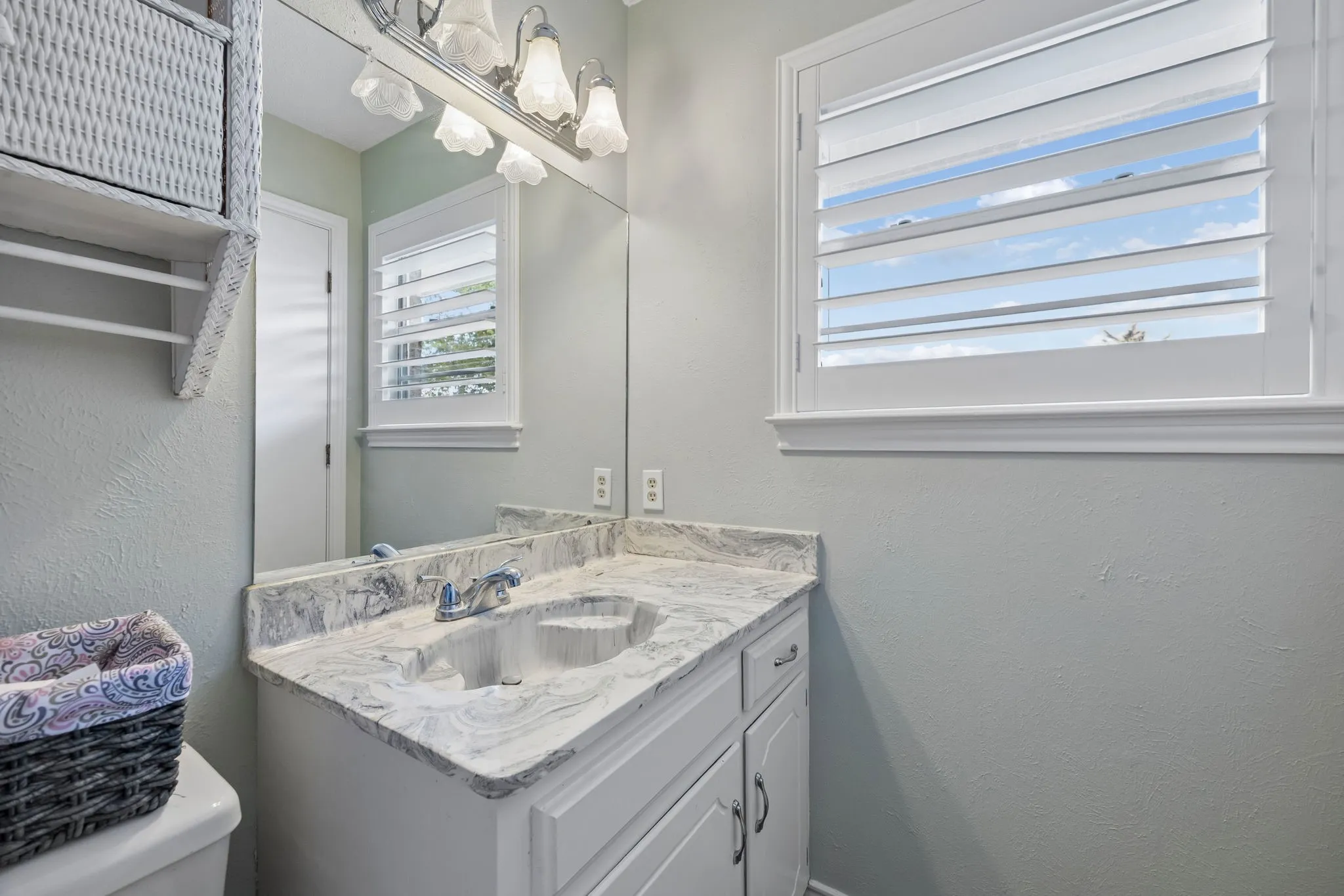Single Family Residence For Sale in Collin County , 1060 Old Stacy Road, Fairview, Texas 75069, 3 Bedroom, 2 Bathroom, 2 Garage spaces, 1,390 Sqft, built in 1974, mls#21388306, Real Estate Agent in Fairview, Homes For Sale in Collin county, Homes For Sale in Fairview, Realtor in Fairview Texas, Real Estate Brokerage Independent Realty Texas, Luminita Cordes Realtor