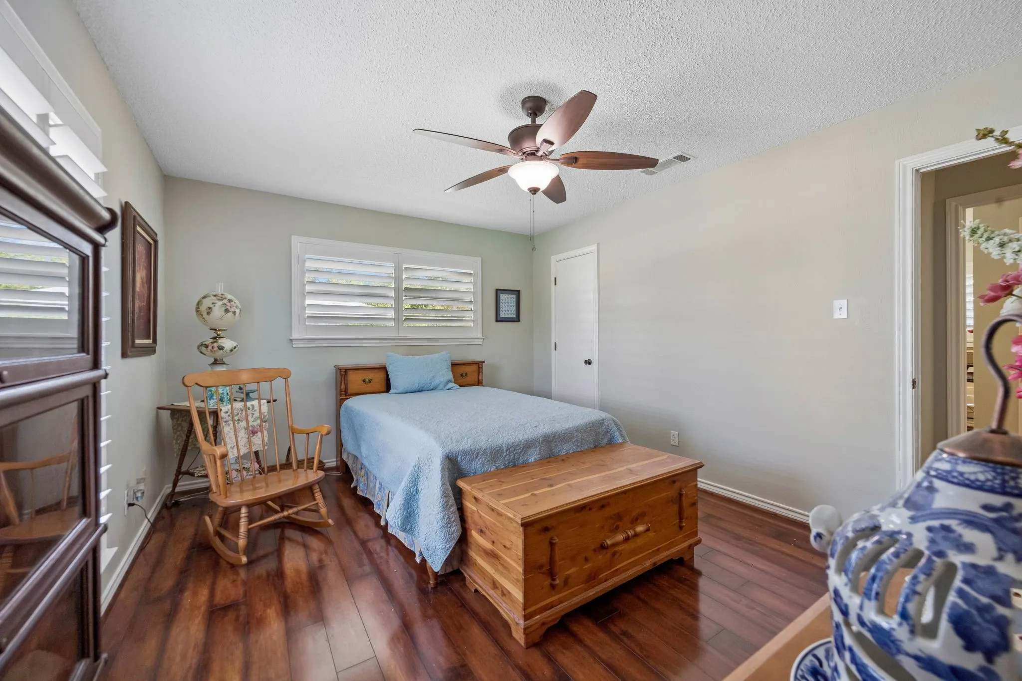 Single Family Residence For Sale in Collin County , 1060 Old Stacy Road, Fairview, Texas 75069, 3 Bedroom, 2 Bathroom, 2 Garage spaces, 1,390 Sqft, built in 1974, mls#21388306, Real Estate Agent in Fairview, Homes For Sale in Collin county, Homes For Sale in Fairview, Realtor in Fairview Texas, Real Estate Brokerage Independent Realty Texas, Luminita Cordes Realtor