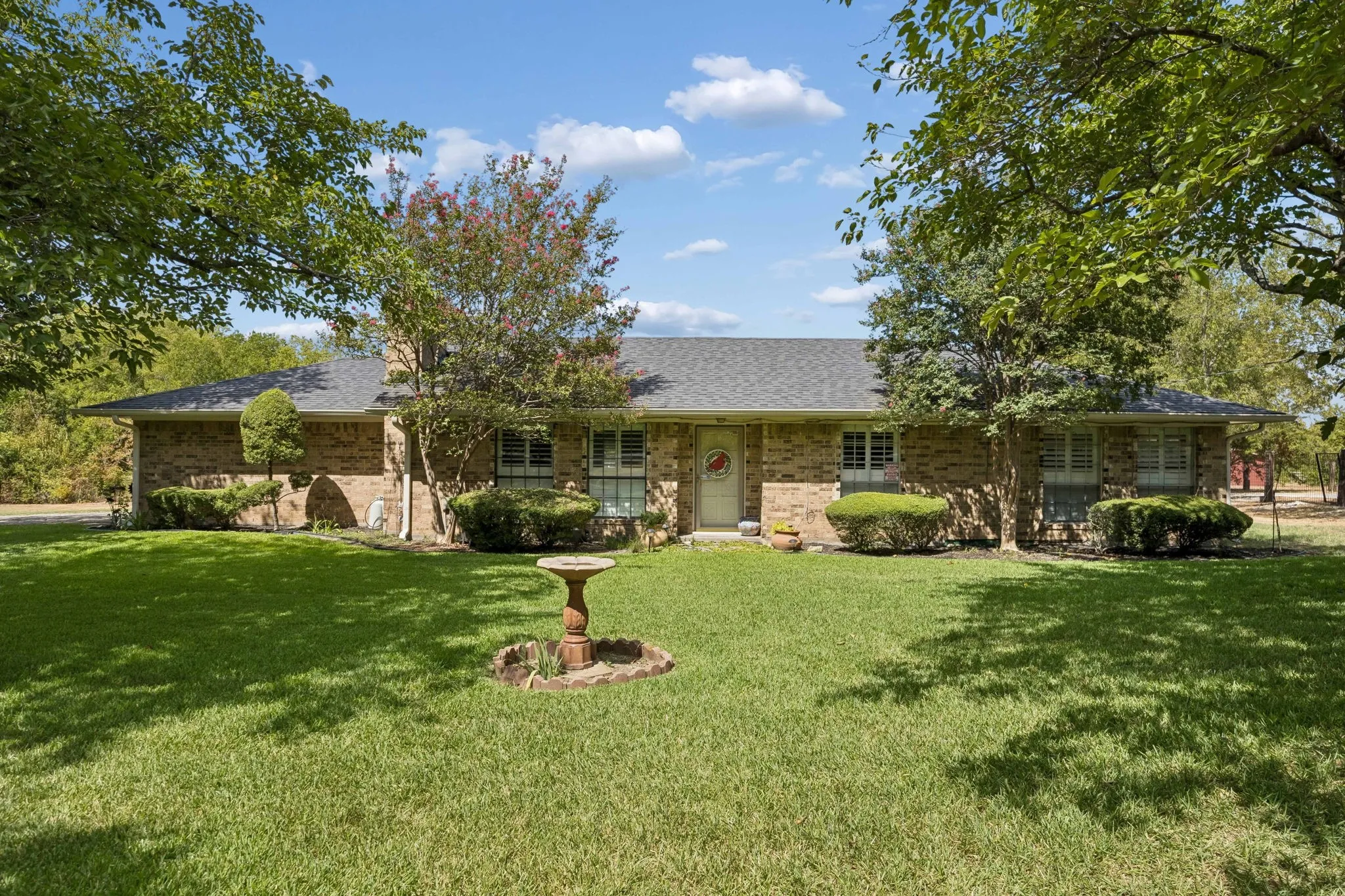 Single Family Residence For Sale in Collin County , 1060 Old Stacy Road, Fairview, Texas 75069, 3 Bedroom, 2 Bathroom, 2 Garage spaces, 1,390 Sqft, built in 1974, mls#21388306, Real Estate Agent in Fairview, Homes For Sale in Collin county, Homes For Sale in Fairview, Realtor in Fairview Texas, Real Estate Brokerage Independent Realty Texas, Luminita Cordes Realtor