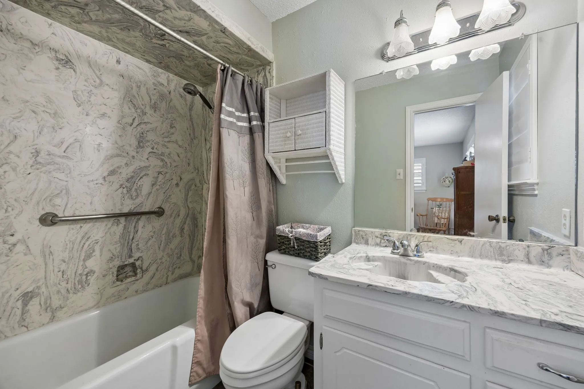 Single Family Residence For Sale in Collin County , 1060 Old Stacy Road, Fairview, Texas 75069, 3 Bedroom, 2 Bathroom, 2 Garage spaces, 1,390 Sqft, built in 1974, mls#21388306, Real Estate Agent in Fairview, Homes For Sale in Collin county, Homes For Sale in Fairview, Realtor in Fairview Texas, Real Estate Brokerage Independent Realty Texas, Luminita Cordes Realtor