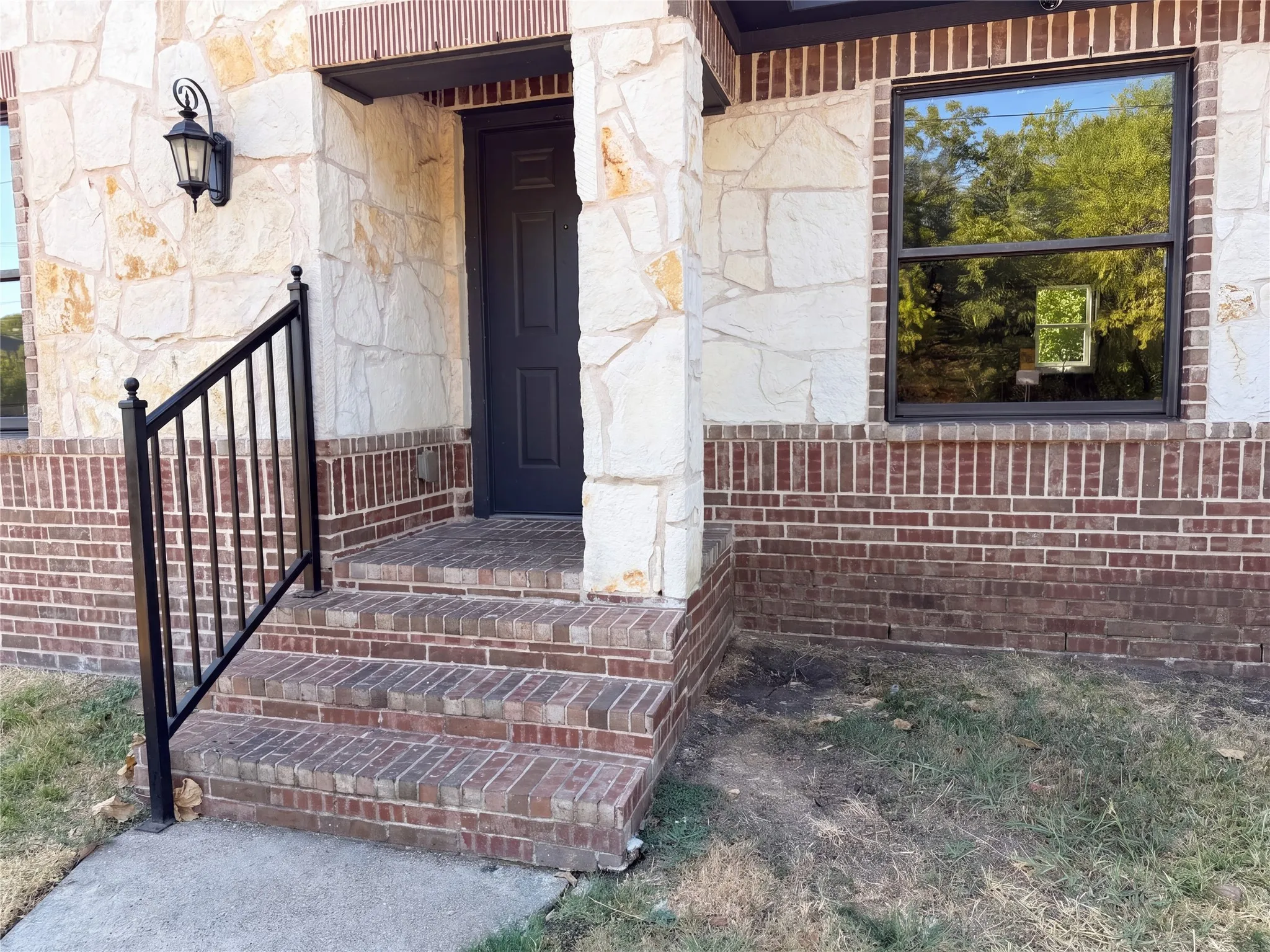 Single Family Residence For Sale in Dallas County , 2810 Fordham Road, Dallas, Texas 75216, 3 Bedroom, 2 Bathroom, Garage spaces, 1,186 Sqft, built in 1948, mls#21388685, Real Estate Agent in Dallas, Homes For Sale in Dallas county, Homes For Sale in Dallas, Realtor in Dallas Texas, Real Estate Brokerage Independent Realty Texas, Luminita Cordes Realtor