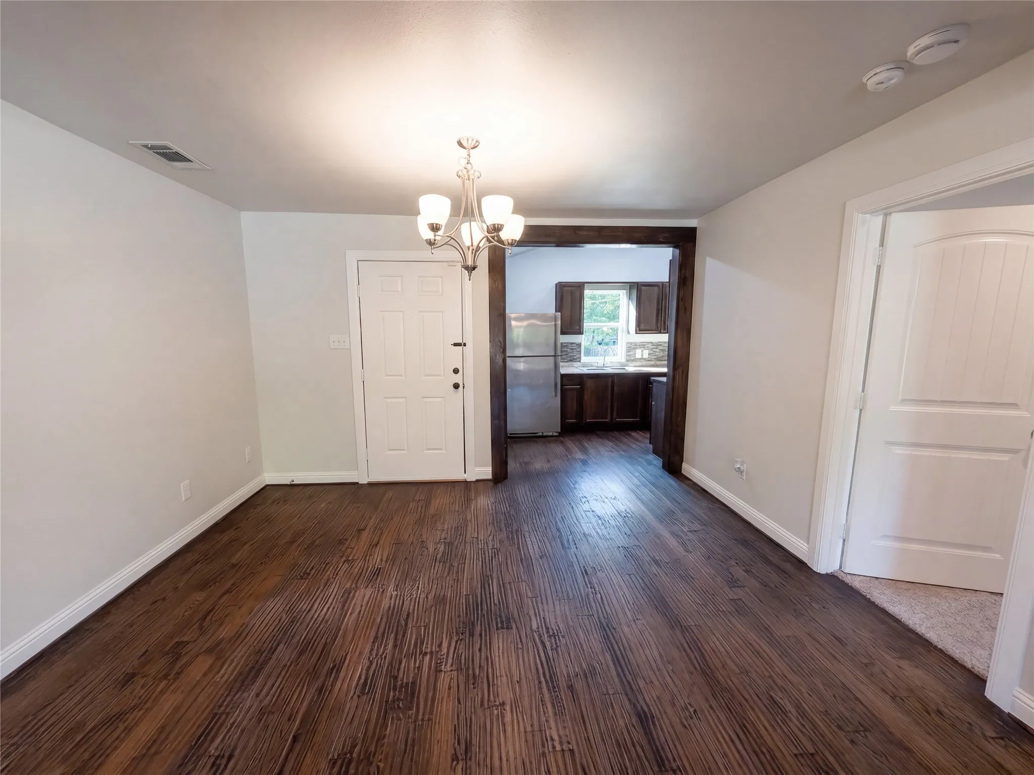 Single Family Residence For Sale in Dallas County , 2810 Fordham Road, Dallas, Texas 75216, 3 Bedroom, 2 Bathroom, Garage spaces, 1,186 Sqft, built in 1948, mls#21388685, Real Estate Agent in Dallas, Homes For Sale in Dallas county, Homes For Sale in Dallas, Realtor in Dallas Texas, Real Estate Brokerage Independent Realty Texas, Luminita Cordes Realtor
