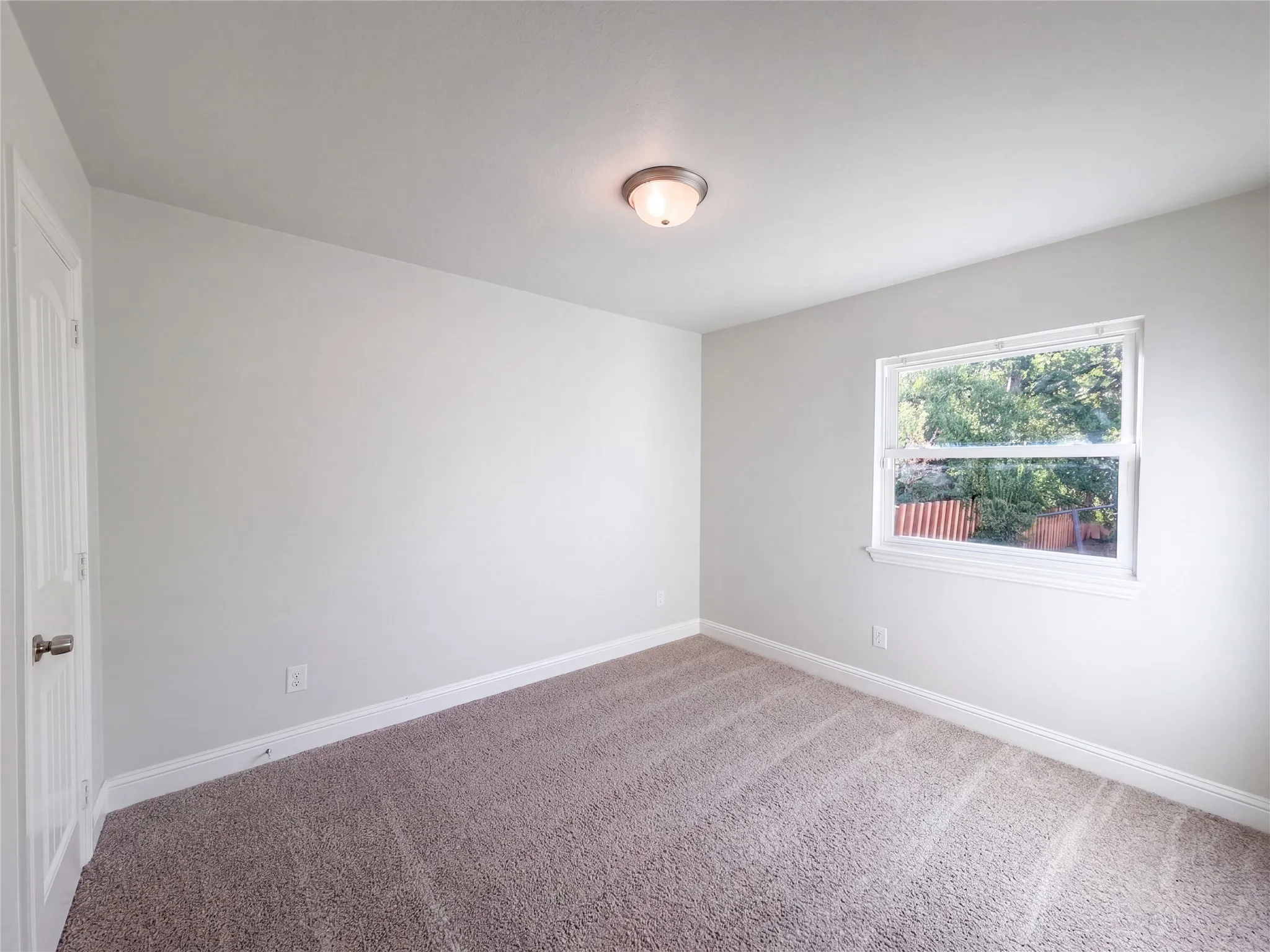 Single Family Residence For Sale in Dallas County , 2810 Fordham Road, Dallas, Texas 75216, 3 Bedroom, 2 Bathroom, Garage spaces, 1,186 Sqft, built in 1948, mls#21388685, Real Estate Agent in Dallas, Homes For Sale in Dallas county, Homes For Sale in Dallas, Realtor in Dallas Texas, Real Estate Brokerage Independent Realty Texas, Luminita Cordes Realtor