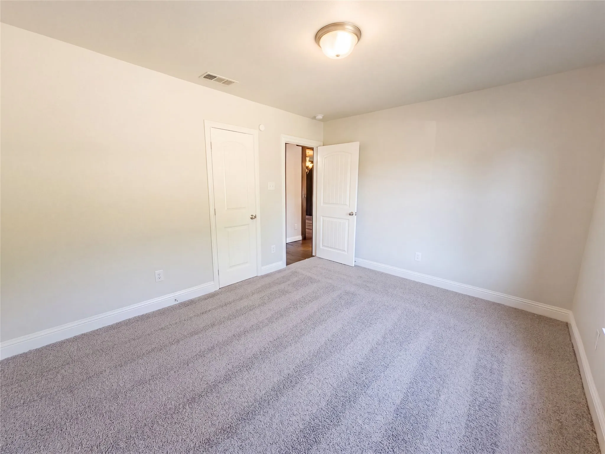 Single Family Residence For Sale in Dallas County , 2810 Fordham Road, Dallas, Texas 75216, 3 Bedroom, 2 Bathroom, Garage spaces, 1,186 Sqft, built in 1948, mls#21388685, Real Estate Agent in Dallas, Homes For Sale in Dallas county, Homes For Sale in Dallas, Realtor in Dallas Texas, Real Estate Brokerage Independent Realty Texas, Luminita Cordes Realtor