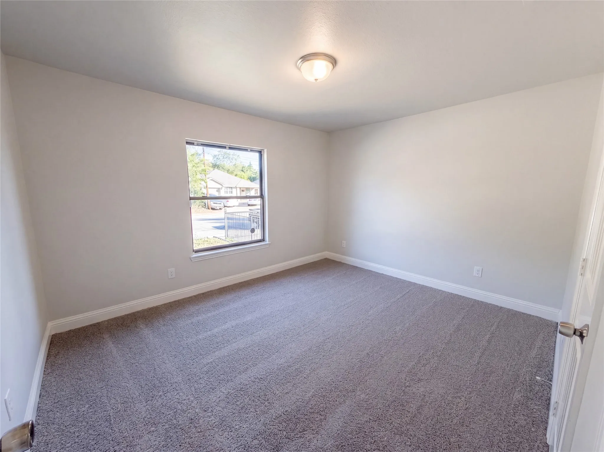 Single Family Residence For Sale in Dallas County , 2810 Fordham Road, Dallas, Texas 75216, 3 Bedroom, 2 Bathroom, Garage spaces, 1,186 Sqft, built in 1948, mls#21388685, Real Estate Agent in Dallas, Homes For Sale in Dallas county, Homes For Sale in Dallas, Realtor in Dallas Texas, Real Estate Brokerage Independent Realty Texas, Luminita Cordes Realtor