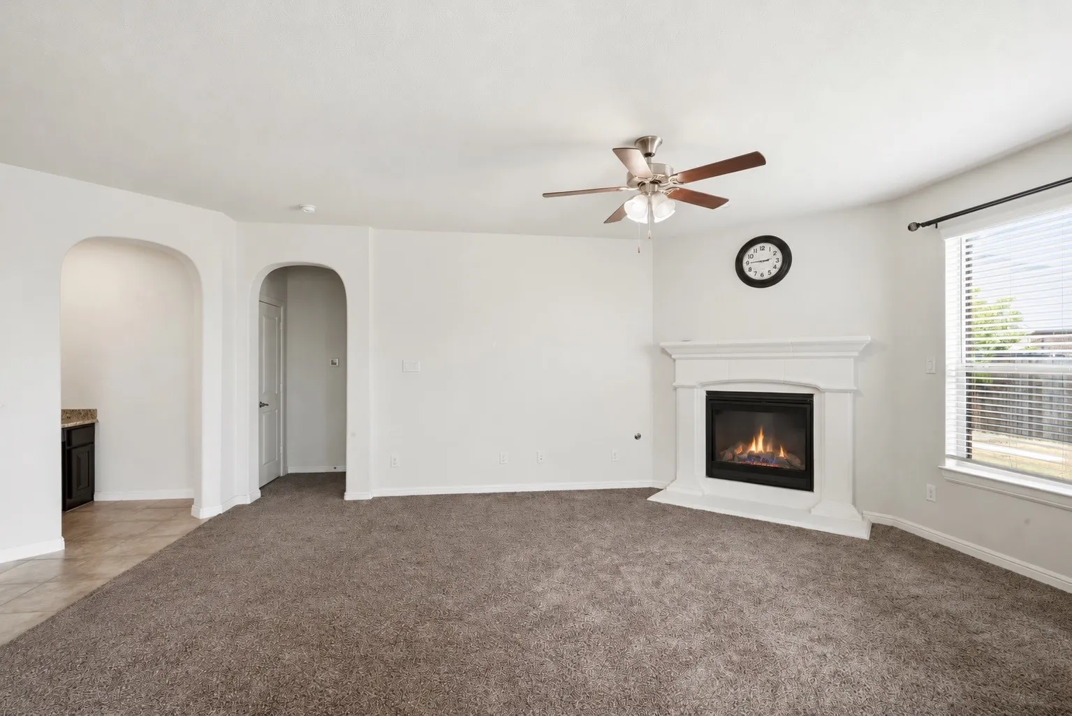 Single Family Residence For Rent in Tarrant County , 560 Pendennis Drive, Saginaw, Texas 76131, 3 Bedroom, 2 Bathroom, 2 Garage spaces, 1,998 Sqft, built in 2019, mls#21391787, Real Estate Agent in Saginaw, Homes For Rent in Tarrant county, Homes For Rent in Saginaw, Realtor in Saginaw Texas, Real Estate Brokerage Independent Realty Texas, Luminita Cordes Realtor