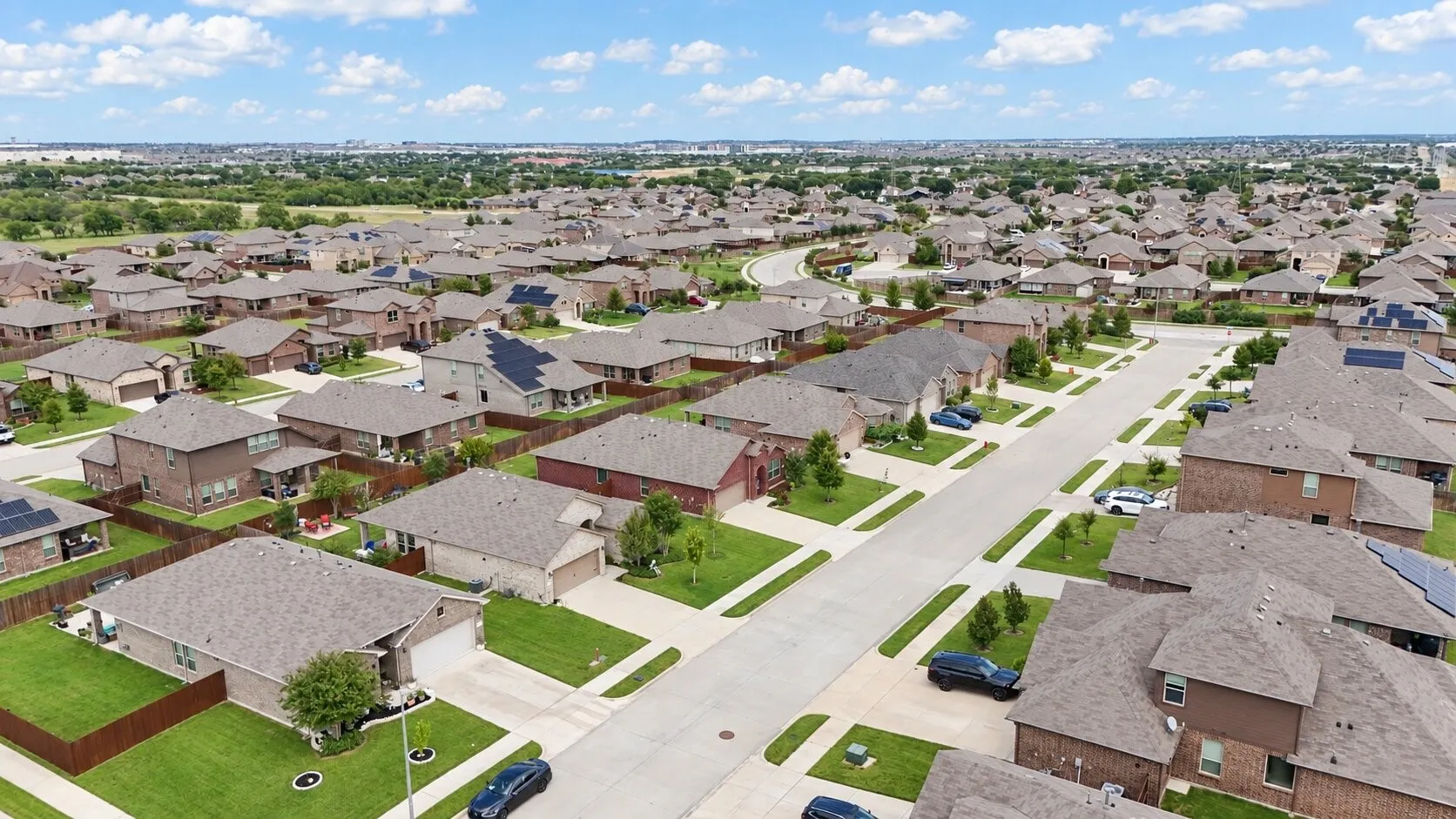 Single Family Residence For Rent in Tarrant County , 560 Pendennis Drive, Saginaw, Texas 76131, 3 Bedroom, 2 Bathroom, 2 Garage spaces, 1,998 Sqft, built in 2019, mls#21391787, Real Estate Agent in Saginaw, Homes For Rent in Tarrant county, Homes For Rent in Saginaw, Realtor in Saginaw Texas, Real Estate Brokerage Independent Realty Texas, Luminita Cordes Realtor
