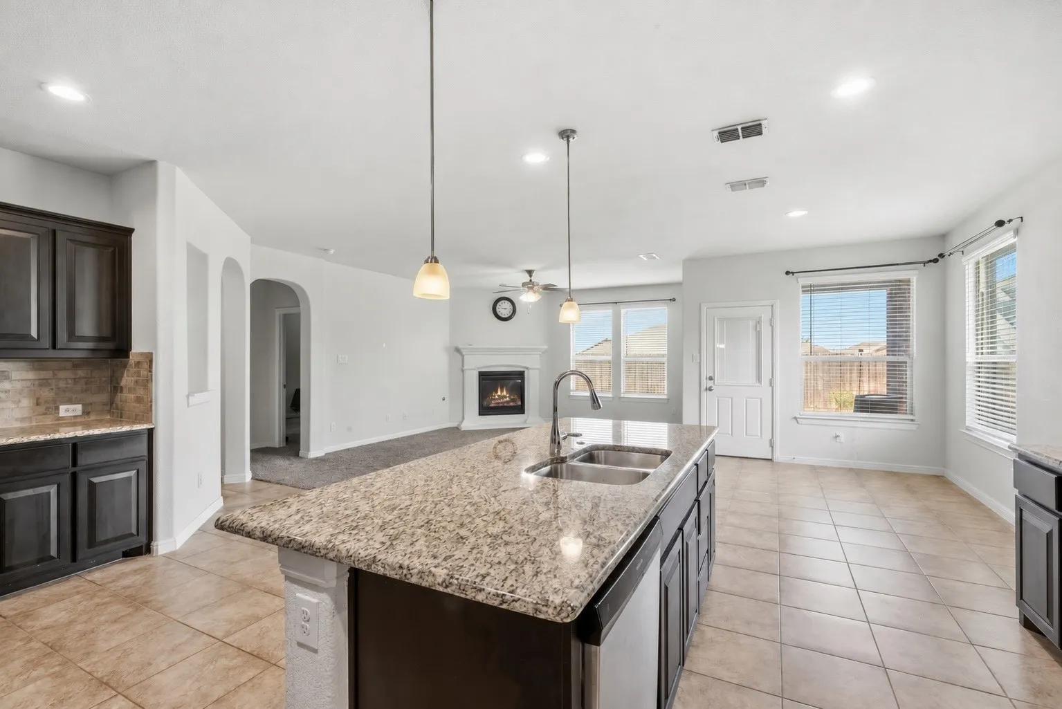 Single Family Residence For Rent in Tarrant County , 560 Pendennis Drive, Saginaw, Texas 76131, 3 Bedroom, 2 Bathroom, 2 Garage spaces, 1,998 Sqft, built in 2019, mls#21391787, Real Estate Agent in Saginaw, Homes For Rent in Tarrant county, Homes For Rent in Saginaw, Realtor in Saginaw Texas, Real Estate Brokerage Independent Realty Texas, Luminita Cordes Realtor