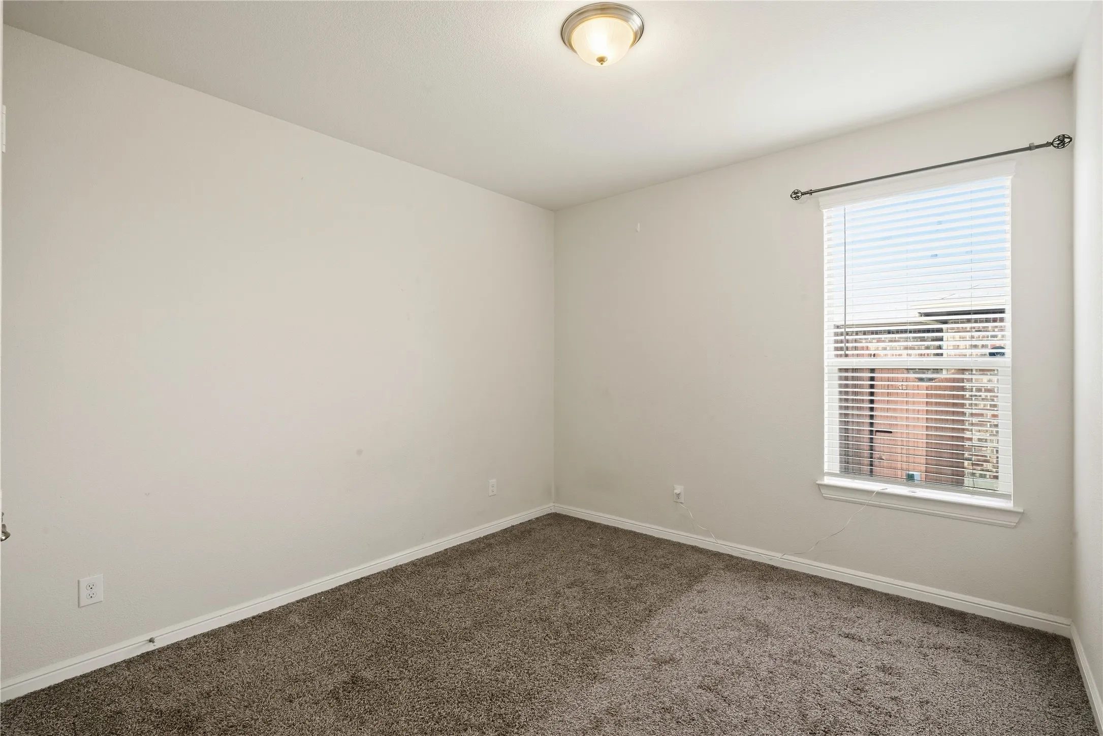 Single Family Residence For Rent in Tarrant County , 560 Pendennis Drive, Saginaw, Texas 76131, 3 Bedroom, 2 Bathroom, 2 Garage spaces, 1,998 Sqft, built in 2019, mls#21391787, Real Estate Agent in Saginaw, Homes For Rent in Tarrant county, Homes For Rent in Saginaw, Realtor in Saginaw Texas, Real Estate Brokerage Independent Realty Texas, Luminita Cordes Realtor