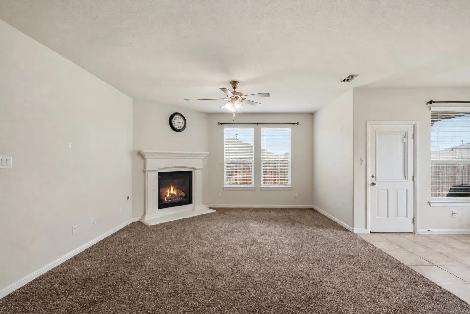 Single Family Residence For Rent in Tarrant County , 560 Pendennis Drive, Saginaw, Texas 76131, 3 Bedroom, 2 Bathroom, 2 Garage spaces, 1,998 Sqft, built in 2019, mls#21391787, Real Estate Agent in Saginaw, Homes For Rent in Tarrant county, Homes For Rent in Saginaw, Realtor in Saginaw Texas, Real Estate Brokerage Independent Realty Texas, Luminita Cordes Realtor