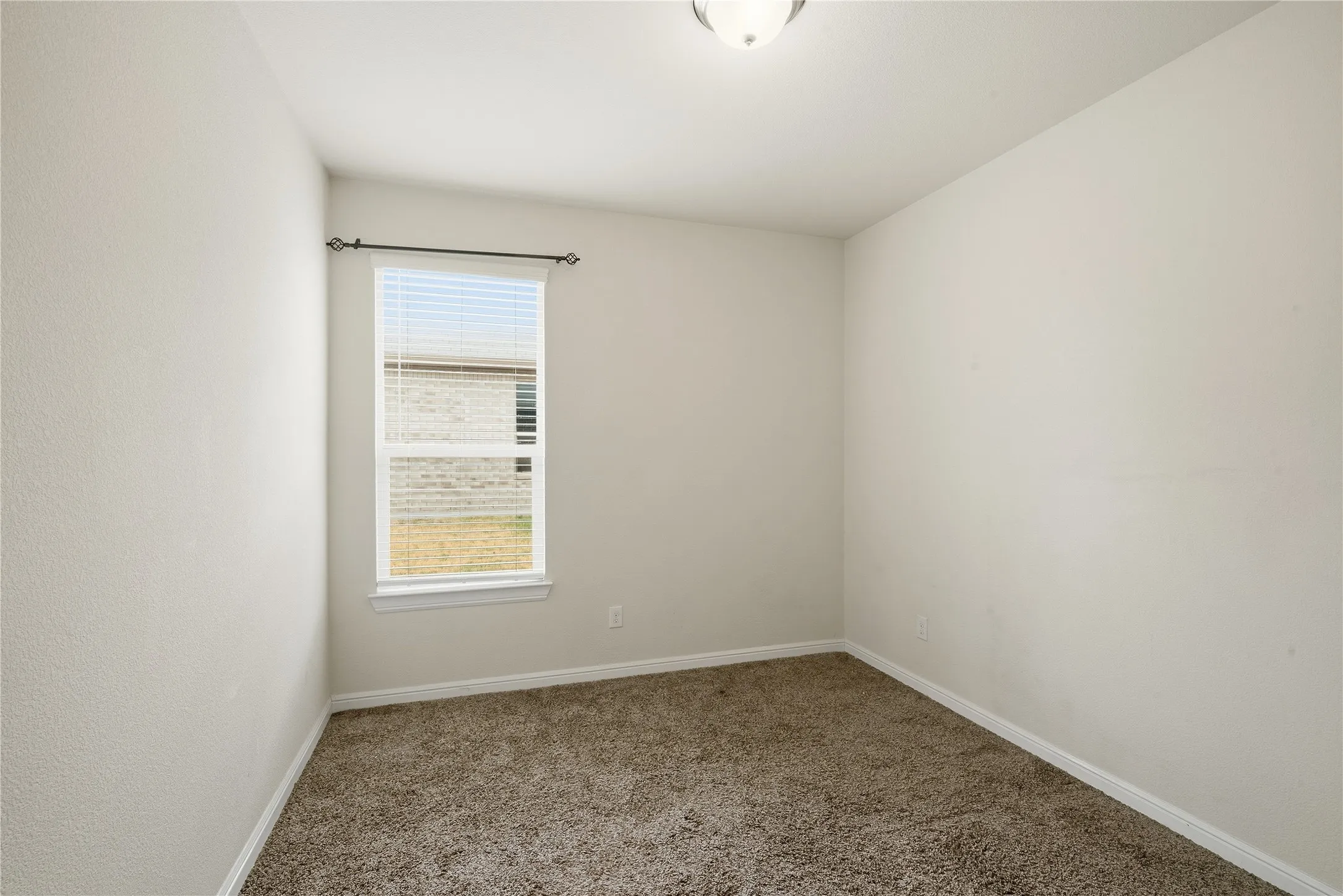 Single Family Residence For Rent in Tarrant County , 560 Pendennis Drive, Saginaw, Texas 76131, 3 Bedroom, 2 Bathroom, 2 Garage spaces, 1,998 Sqft, built in 2019, mls#21391787, Real Estate Agent in Saginaw, Homes For Rent in Tarrant county, Homes For Rent in Saginaw, Realtor in Saginaw Texas, Real Estate Brokerage Independent Realty Texas, Luminita Cordes Realtor