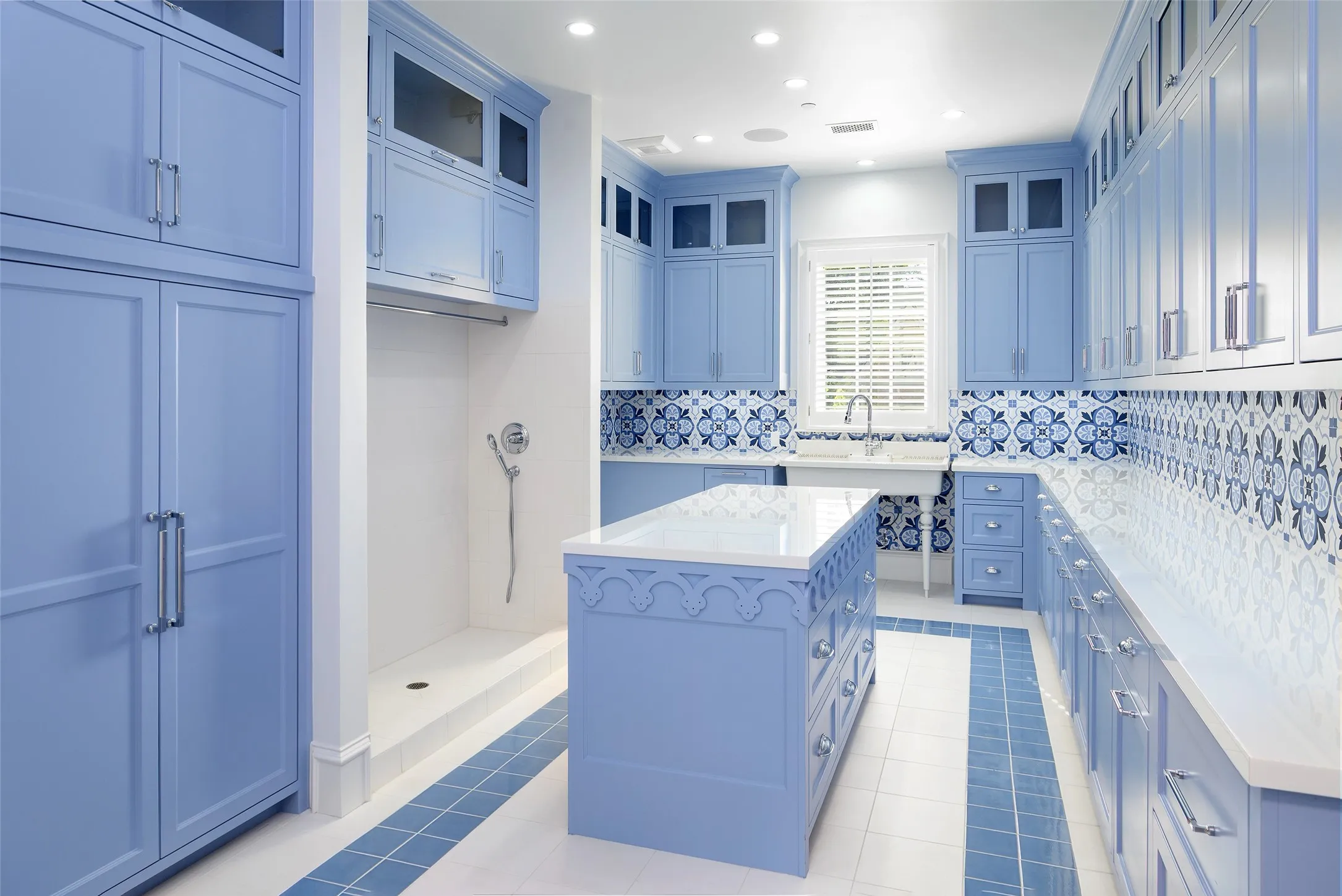 Single Family Residence For Sale in Dallas County , 3736 Potomac Avenue, Highland Park, Texas 75205, 7 Bedroom, 8 Bathroom, 3 Garage spaces, 10,914 Sqft, built in 2020, mls#21391905, Real Estate Agent in Highland Park, Homes For Sale in Dallas county, Homes For Sale in Highland Park, Realtor in Highland Park Texas, Real Estate Brokerage Independent Realty Texas, Luminita Cordes Realtor