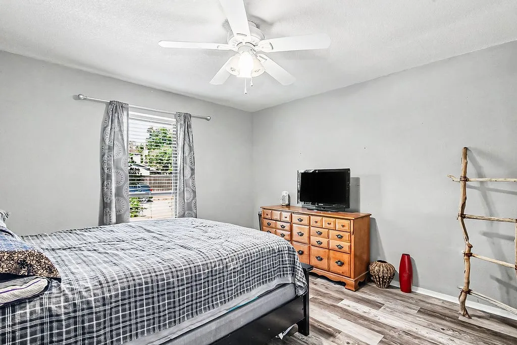 Single Family Residence For Sale in Tarrant County , 2119 Lavon Creek Lane, Arlington, Texas 76006, 3 Bedroom, 2 Bathroom, 2 Garage spaces, 1,576 Sqft, built in 1979, mls#21388690, Real Estate Agent in Arlington, Homes For Sale in Tarrant county, Homes For Sale in Arlington, Realtor in Arlington Texas, Real Estate Brokerage Independent Realty Texas, Luminita Cordes Realtor
