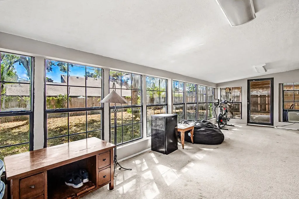 Single Family Residence For Sale in Tarrant County , 2119 Lavon Creek Lane, Arlington, Texas 76006, 3 Bedroom, 2 Bathroom, 2 Garage spaces, 1,576 Sqft, built in 1979, mls#21388690, Real Estate Agent in Arlington, Homes For Sale in Tarrant county, Homes For Sale in Arlington, Realtor in Arlington Texas, Real Estate Brokerage Independent Realty Texas, Luminita Cordes Realtor