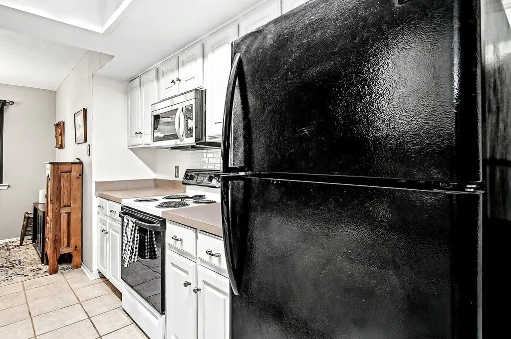 Single Family Residence For Sale in Tarrant County , 2119 Lavon Creek Lane, Arlington, Texas 76006, 3 Bedroom, 2 Bathroom, 2 Garage spaces, 1,576 Sqft, built in 1979, mls#21388690, Real Estate Agent in Arlington, Homes For Sale in Tarrant county, Homes For Sale in Arlington, Realtor in Arlington Texas, Real Estate Brokerage Independent Realty Texas, Luminita Cordes Realtor