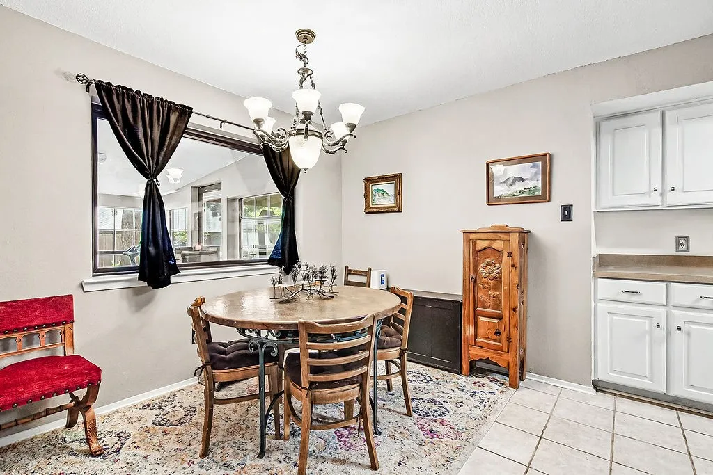 Single Family Residence For Sale in Tarrant County , 2119 Lavon Creek Lane, Arlington, Texas 76006, 3 Bedroom, 2 Bathroom, 2 Garage spaces, 1,576 Sqft, built in 1979, mls#21388690, Real Estate Agent in Arlington, Homes For Sale in Tarrant county, Homes For Sale in Arlington, Realtor in Arlington Texas, Real Estate Brokerage Independent Realty Texas, Luminita Cordes Realtor