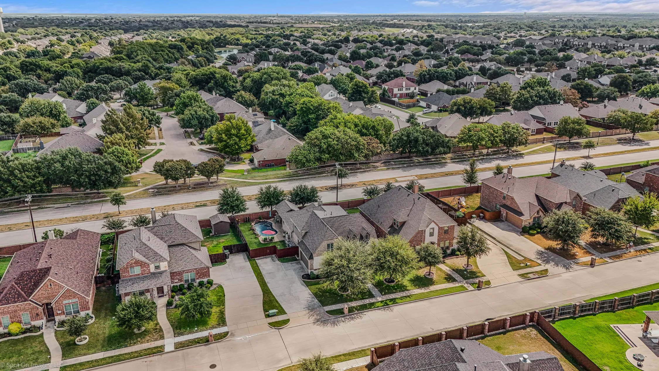 Single Family Residence For Sale in Collin County , 1314 Oak Hill Lane, Murphy, Texas 75094, 4 Bedroom, 3 Bathroom, 2 Garage spaces, 2,652 Sqft, built in 2014, mls#21390486, Real Estate Agent in Murphy, Homes For Sale in Collin county, Homes For Sale in Murphy, Realtor in Murphy Texas, Real Estate Brokerage Independent Realty Texas, Luminita Cordes Realtor