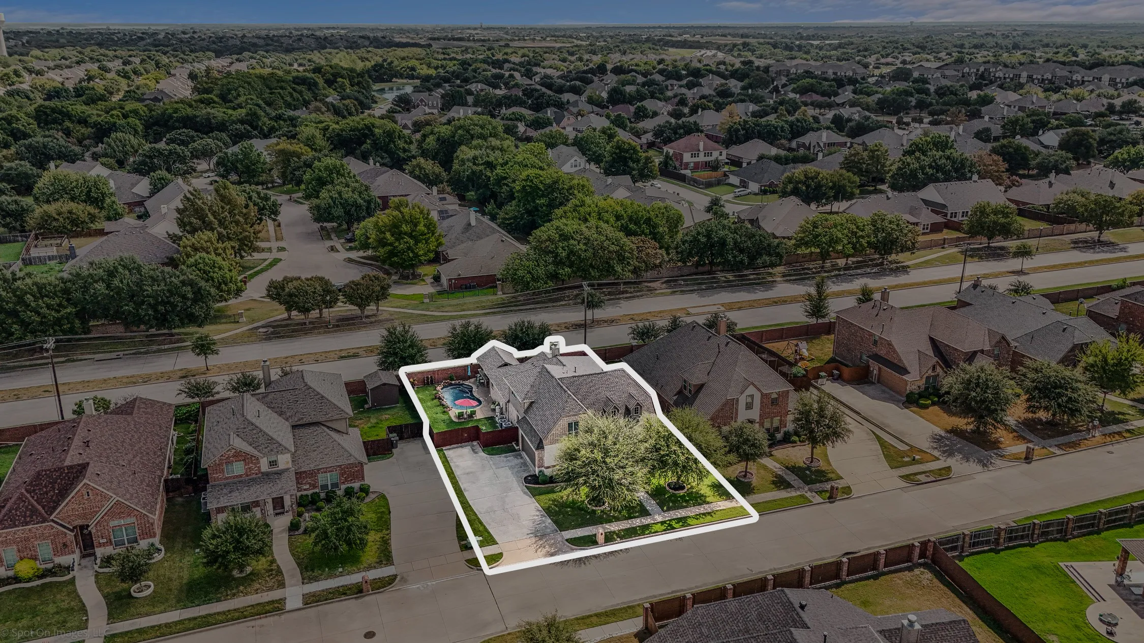 Single Family Residence For Sale in Collin County , 1314 Oak Hill Lane, Murphy, Texas 75094, 4 Bedroom, 3 Bathroom, 2 Garage spaces, 2,652 Sqft, built in 2014, mls#21390486, Real Estate Agent in Murphy, Homes For Sale in Collin county, Homes For Sale in Murphy, Realtor in Murphy Texas, Real Estate Brokerage Independent Realty Texas, Luminita Cordes Realtor