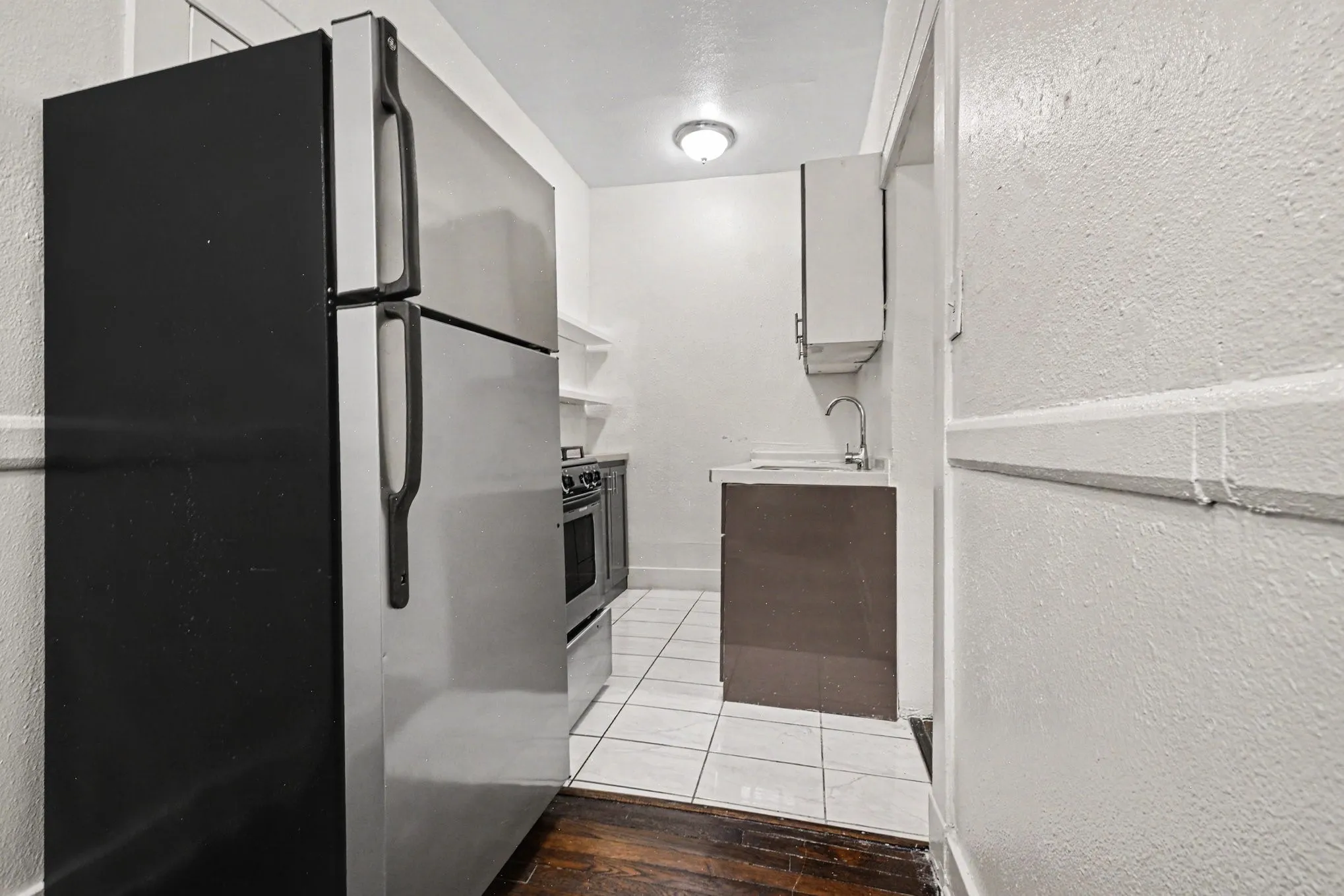 Apartment For Rent in Dallas County , 917 N Haskell Avenue E, Dallas, Texas 75204, 1 Bedroom, 1 Bathroom, Garage spaces, 850 Sqft, built in 1922, mls#21391903, Real Estate Agent in Dallas, Homes For Rent in Dallas county, Homes For Rent in Dallas, Realtor in Dallas Texas, Real Estate Brokerage Independent Realty Texas, Luminita Cordes Realtor