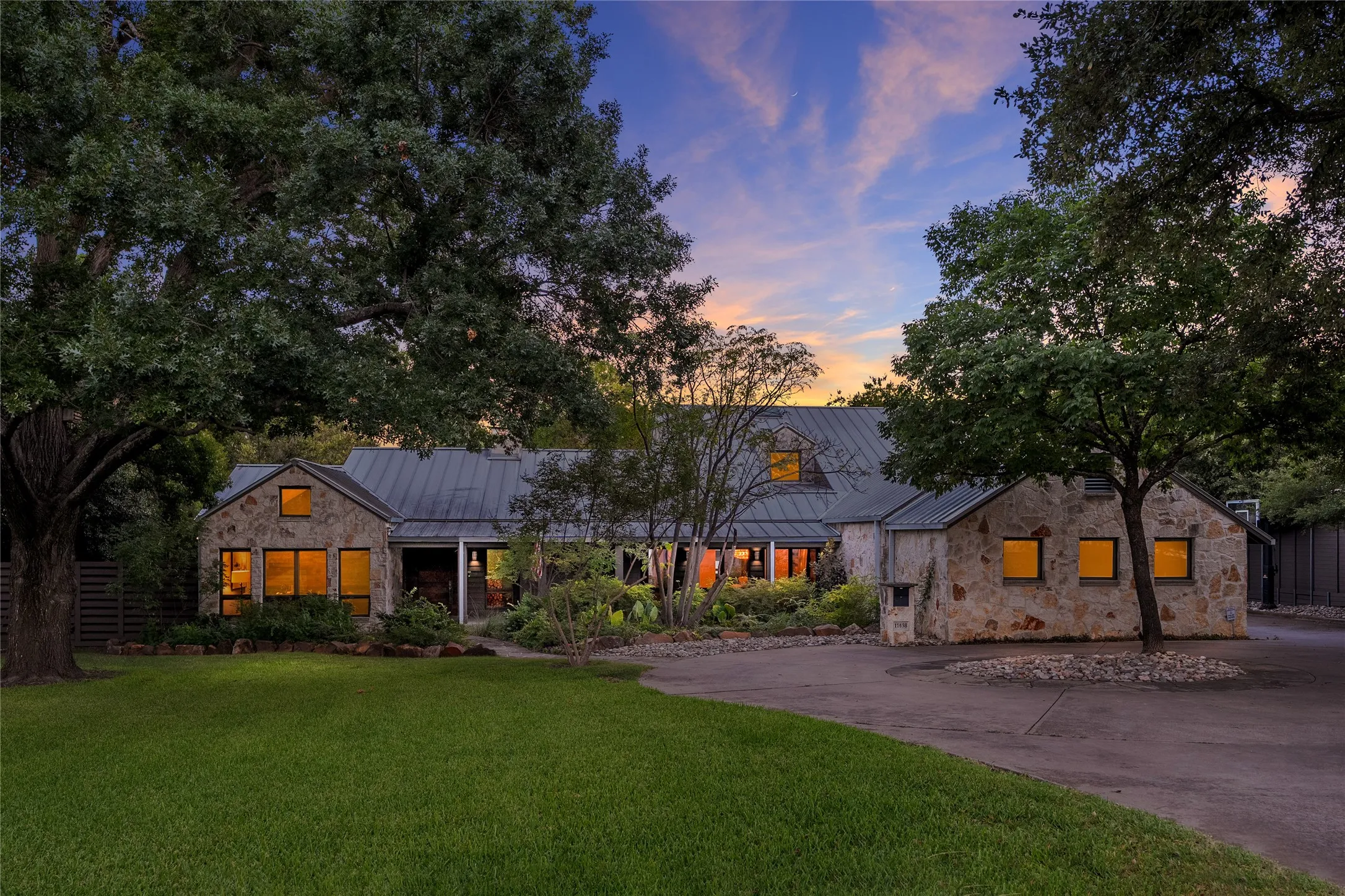 Single Family Residence For Sale in Dallas County , 11438 E Ricks Circle, Dallas, Texas 75230, 4 Bedroom, 6 Bathroom, 4 Garage spaces, 5,700 Sqft, built in 1994, mls#21388279, Real Estate Agent in Dallas, Homes For Sale in Dallas county, Homes For Sale in Dallas, Realtor in Dallas Texas, Real Estate Brokerage Independent Realty Texas, Luminita Cordes Realtor