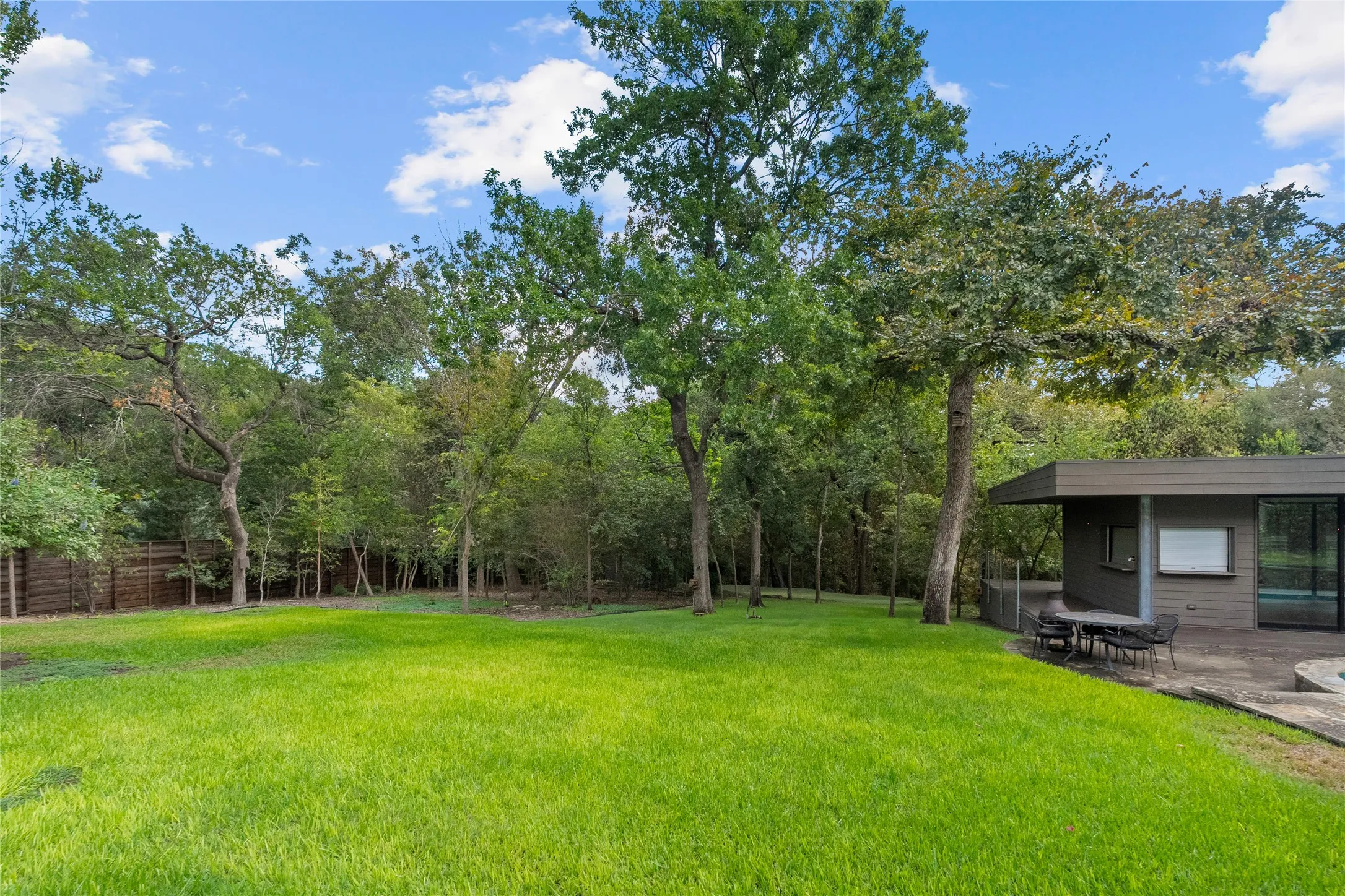 Single Family Residence For Sale in Dallas County , 11438 E Ricks Circle, Dallas, Texas 75230, 4 Bedroom, 6 Bathroom, 4 Garage spaces, 5,700 Sqft, built in 1994, mls#21388279, Real Estate Agent in Dallas, Homes For Sale in Dallas county, Homes For Sale in Dallas, Realtor in Dallas Texas, Real Estate Brokerage Independent Realty Texas, Luminita Cordes Realtor