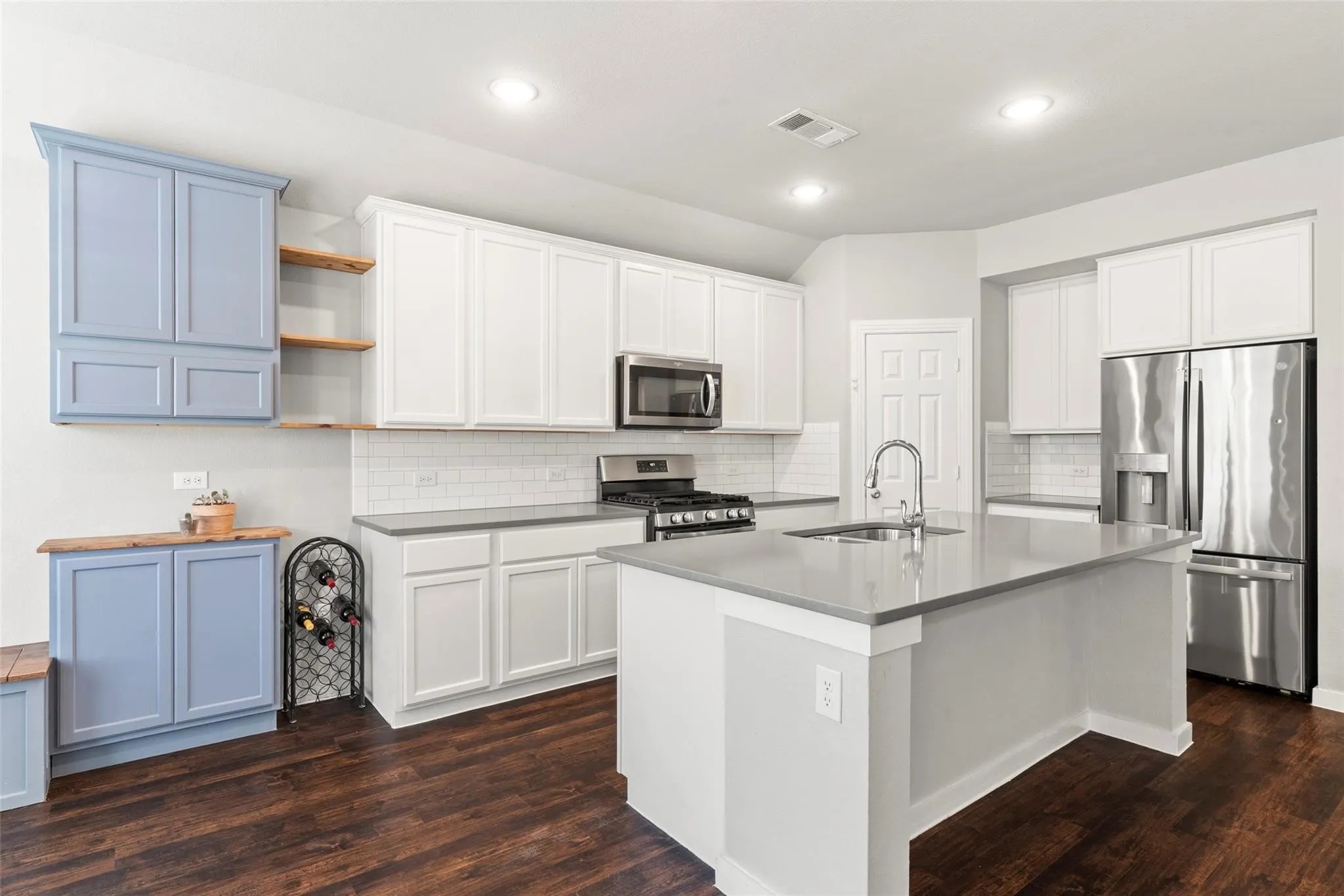 Single Family Residence For Rent in Collin County , 2012 Prestige Cove Court, Wylie, Texas 75098, 4 Bedroom, 3 Bathroom, 2 Garage spaces, 2,215 Sqft, built in 2018, mls#21391373, Real Estate Agent in Wylie, Homes For Rent in Collin county, Homes For Rent in Wylie, Realtor in Wylie Texas, Real Estate Brokerage Independent Realty Texas, Luminita Cordes Realtor