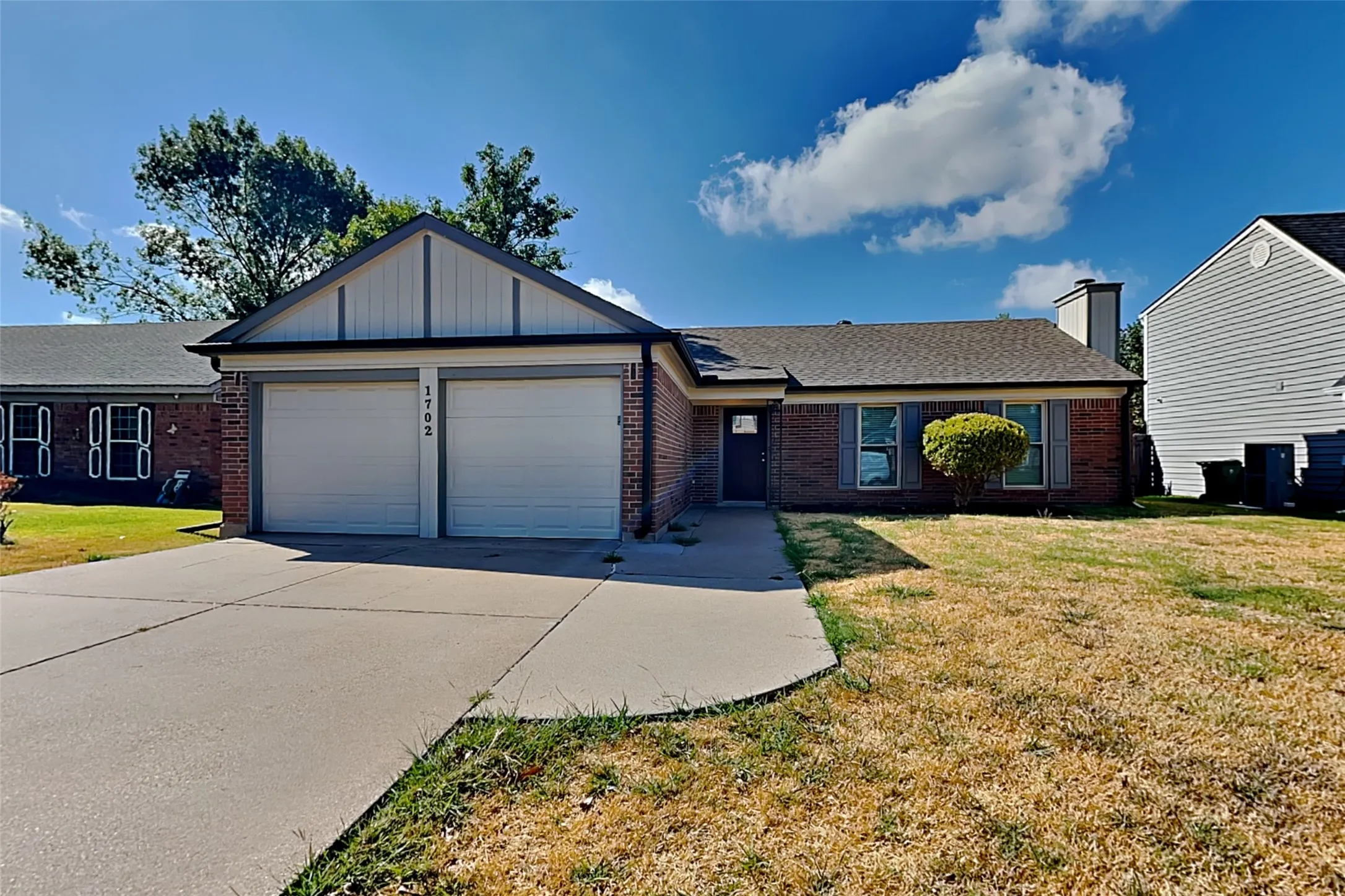 Single Family Residence For Rent in Tarrant County , 1702 Crimson Court, Arlington, Texas 76018, 3 Bedroom, 2 Bathroom, 2 Garage spaces, 1,574 Sqft, built in 1981, mls#21391923, Real Estate Agent in Arlington, Homes For Rent in Tarrant county, Homes For Rent in Arlington, Realtor in Arlington Texas, Real Estate Brokerage Independent Realty Texas, Luminita Cordes Realtor