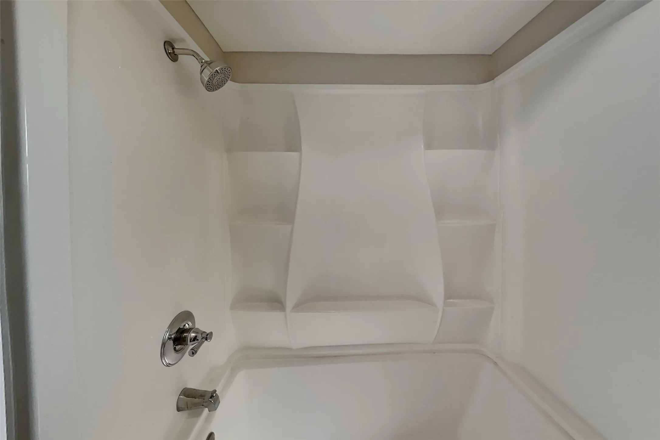 Single Family Residence For Rent in Tarrant County , 1702 Crimson Court, Arlington, Texas 76018, 3 Bedroom, 2 Bathroom, 2 Garage spaces, 1,574 Sqft, built in 1981, mls#21391923, Real Estate Agent in Arlington, Homes For Rent in Tarrant county, Homes For Rent in Arlington, Realtor in Arlington Texas, Real Estate Brokerage Independent Realty Texas, Luminita Cordes Realtor