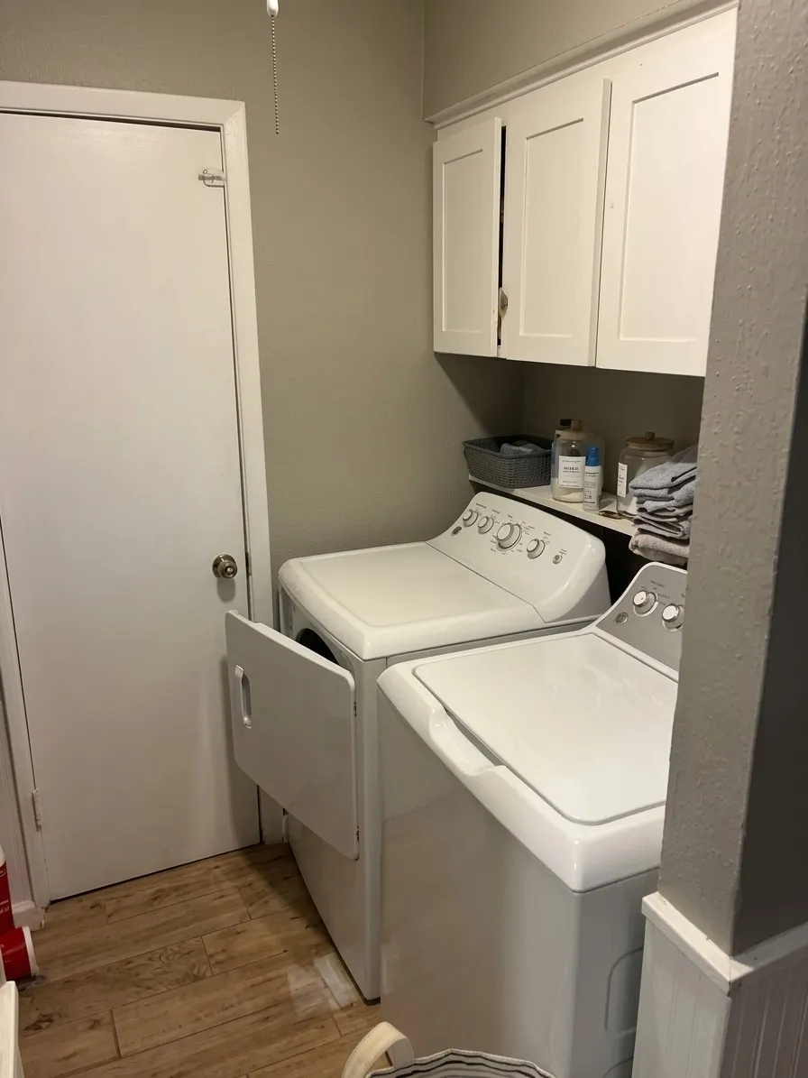 Single Family Residence For Sale in Dallas County , 10829 Damon Lane, Dallas, Texas 75229, 4 Bedroom, 3 Bathroom, 1 Garage spaces, 2,213 Sqft, built in 1963, mls#21391916, Real Estate Agent in Dallas, Homes For Sale in Dallas county, Homes For Sale in Dallas, Realtor in Dallas Texas, Real Estate Brokerage Independent Realty Texas, Luminita Cordes Realtor