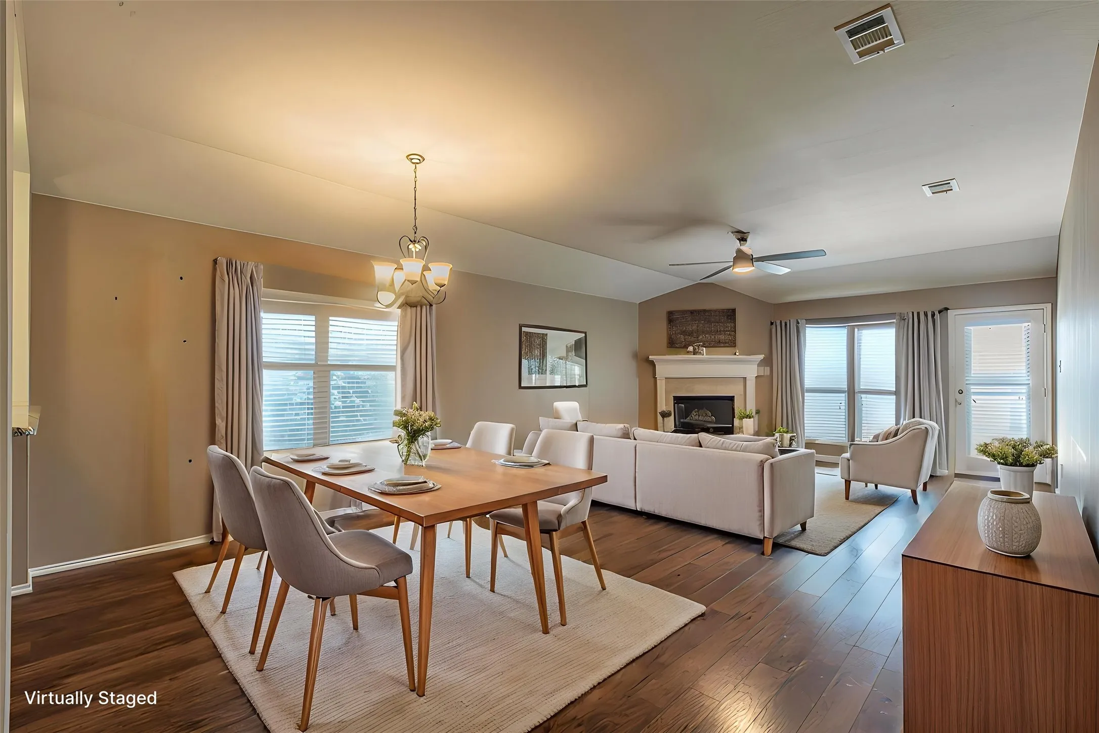Single Family Residence For Sale in Rockwall County , 2851 Tractor Trail, Rockwall, Texas 75032, 3 Bedroom, 2 Bathroom, 2 Garage spaces, 1,872 Sqft, built in 2006, mls#21391938, Real Estate Agent in Rockwall, Homes For Sale in Rockwall county, Homes For Sale in Rockwall, Realtor in Rockwall Texas, Real Estate Brokerage Independent Realty Texas, Luminita Cordes Realtor