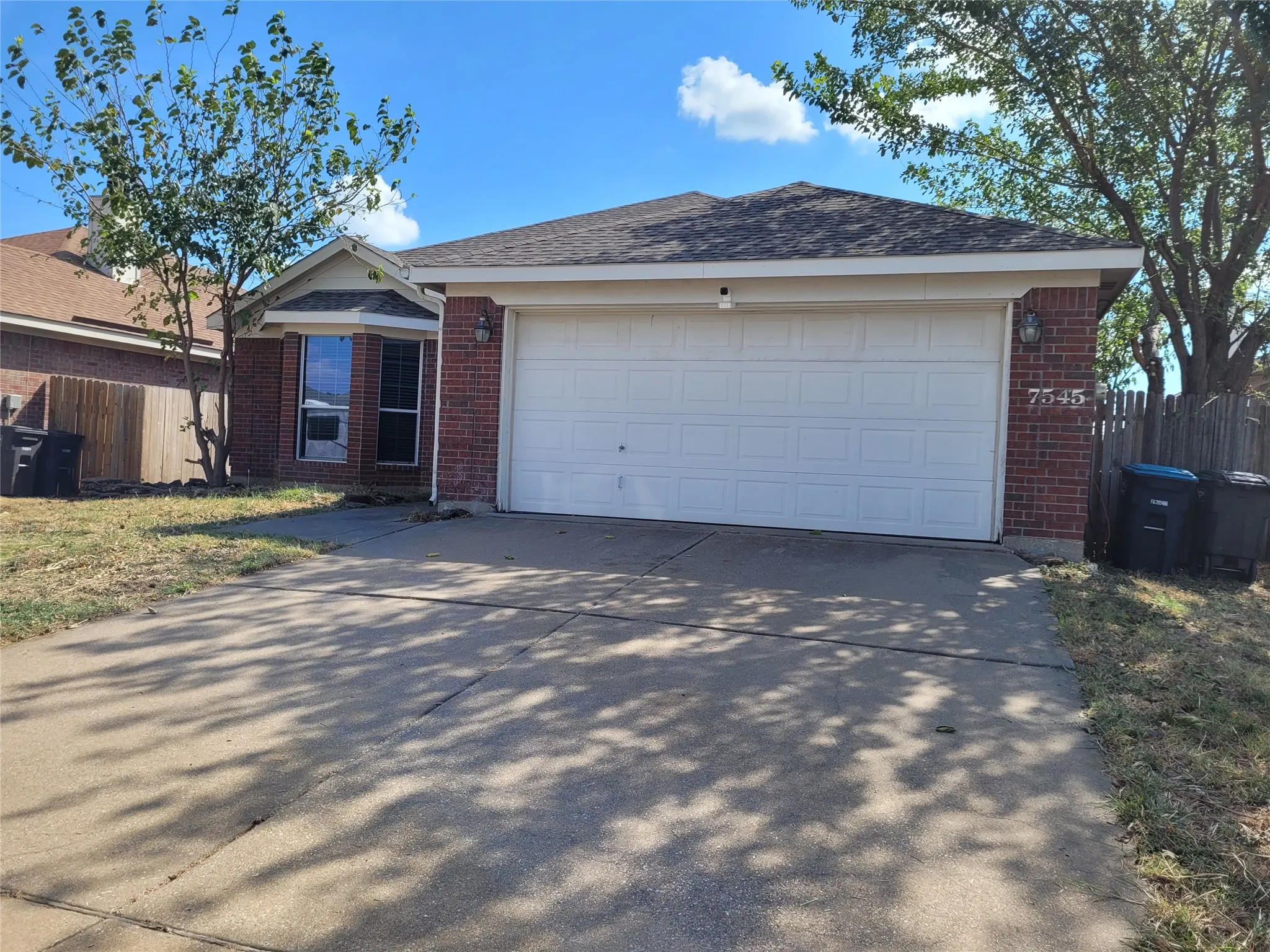 Single Family Residence For Rent in Tarrant County , 7545 Diamond Springs Trail, Fort Worth, Texas 76123, 3 Bedroom, 2 Bathroom, 2 Garage spaces, 1,438 Sqft, built in 2005, mls#21387560, Real Estate Agent in Fort Worth, Homes For Rent in Tarrant county, Homes For Rent in Fort Worth, Realtor in Fort Worth Texas, Real Estate Brokerage Independent Realty Texas, Luminita Cordes Realtor