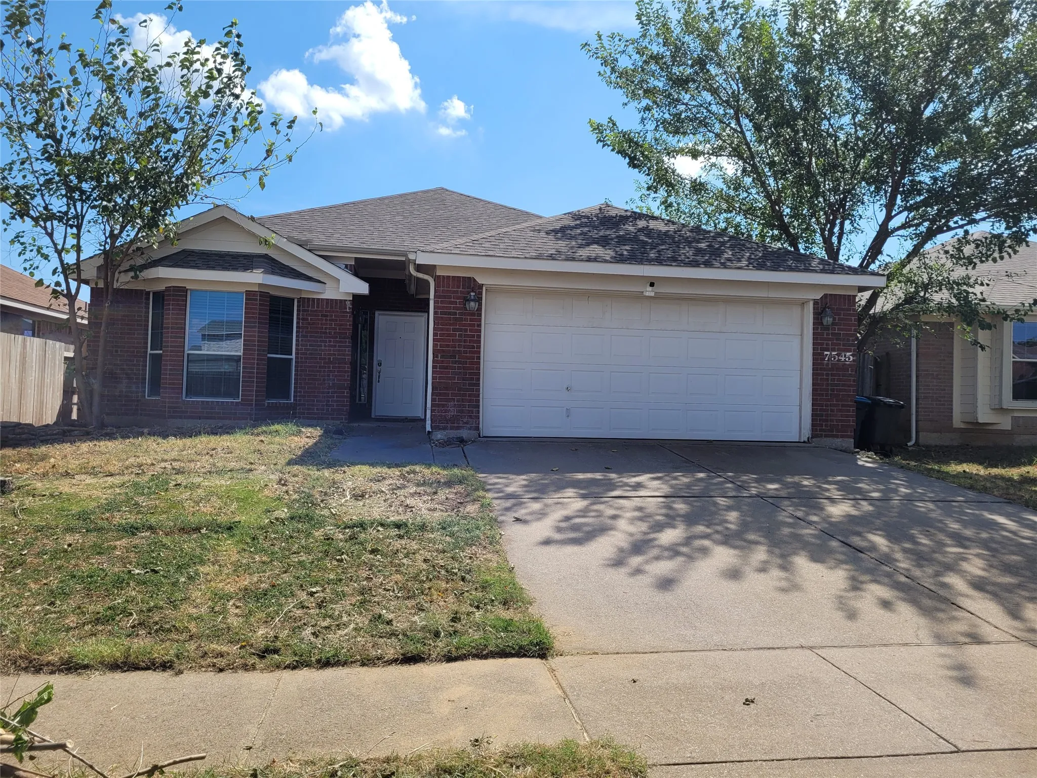 Single Family Residence For Rent in Tarrant County , 7545 Diamond Springs Trail, Fort Worth, Texas 76123, 3 Bedroom, 2 Bathroom, 2 Garage spaces, 1,438 Sqft, built in 2005, mls#21387560, Real Estate Agent in Fort Worth, Homes For Rent in Tarrant county, Homes For Rent in Fort Worth, Realtor in Fort Worth Texas, Real Estate Brokerage Independent Realty Texas, Luminita Cordes Realtor