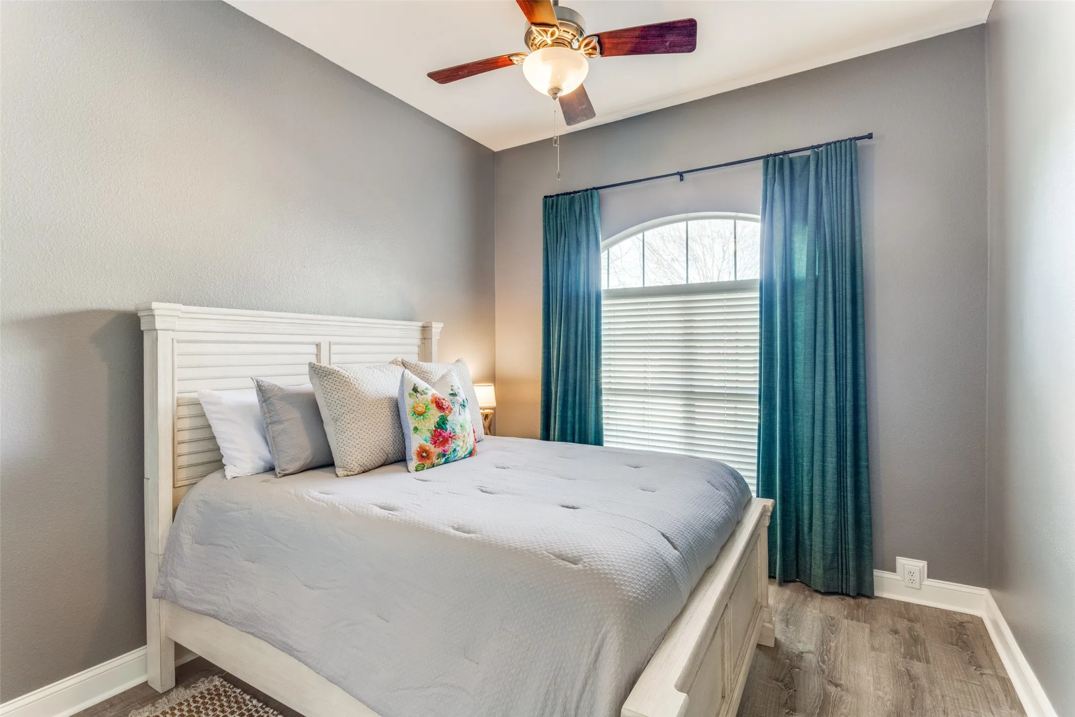 Single Family Residence For Rent in Collin County , 3607 Canyon View Court, Mc Kinney, Texas 75071, 4 Bedroom, 2 Bathroom, 2 Garage spaces, 1,994 Sqft, built in 1993, mls#21391921, Real Estate Agent in Mc Kinney, Homes For Rent in Collin county, Homes For Rent in Mc Kinney, Realtor in Mc Kinney Texas, Real Estate Brokerage Independent Realty Texas, Luminita Cordes Realtor
